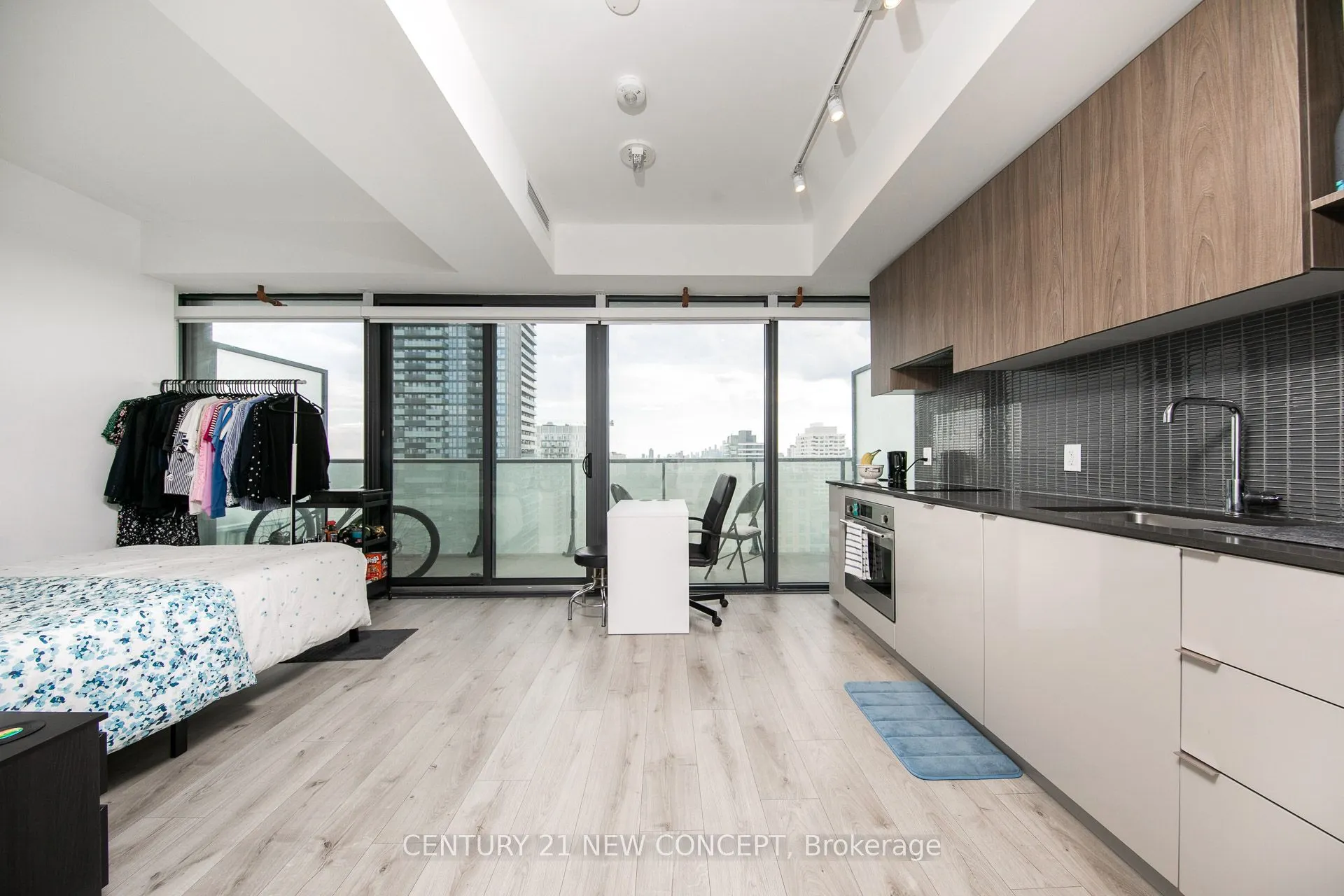 161 Roehampton Avenue #2011