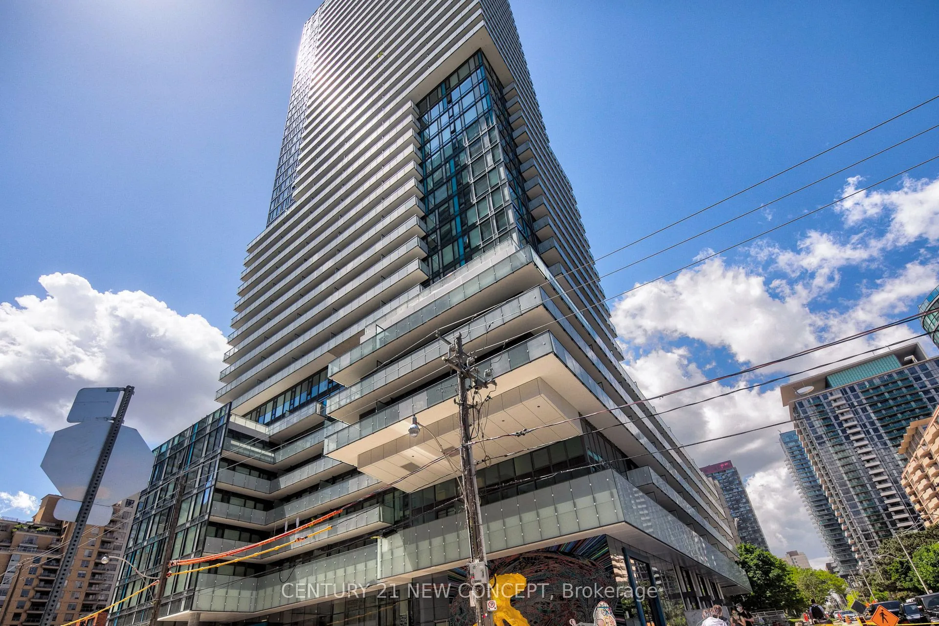 161 Roehampton Avenue #2011