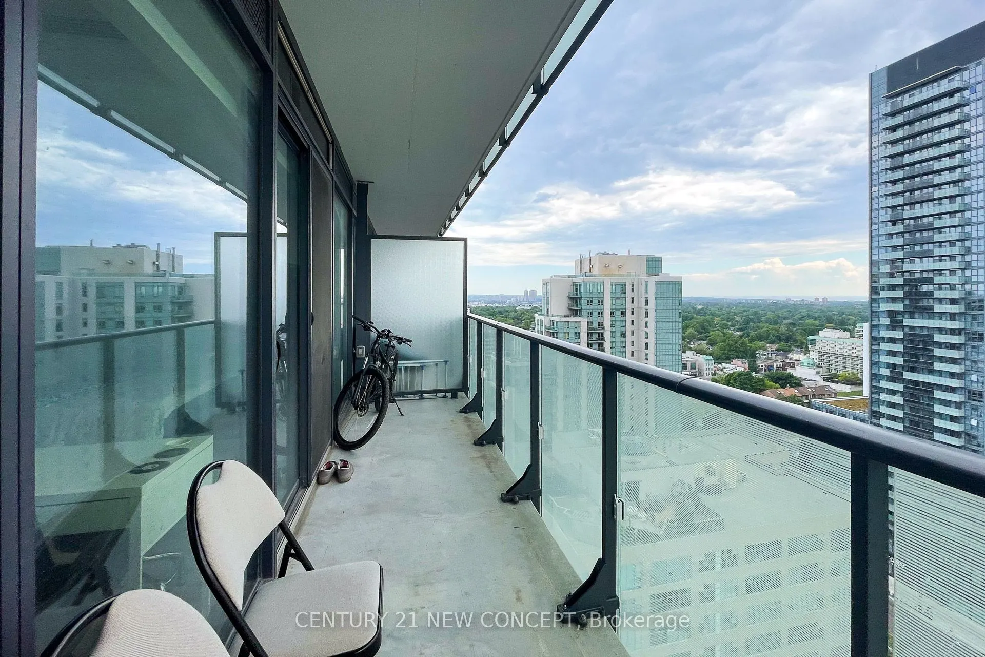 161 Roehampton Avenue #2011