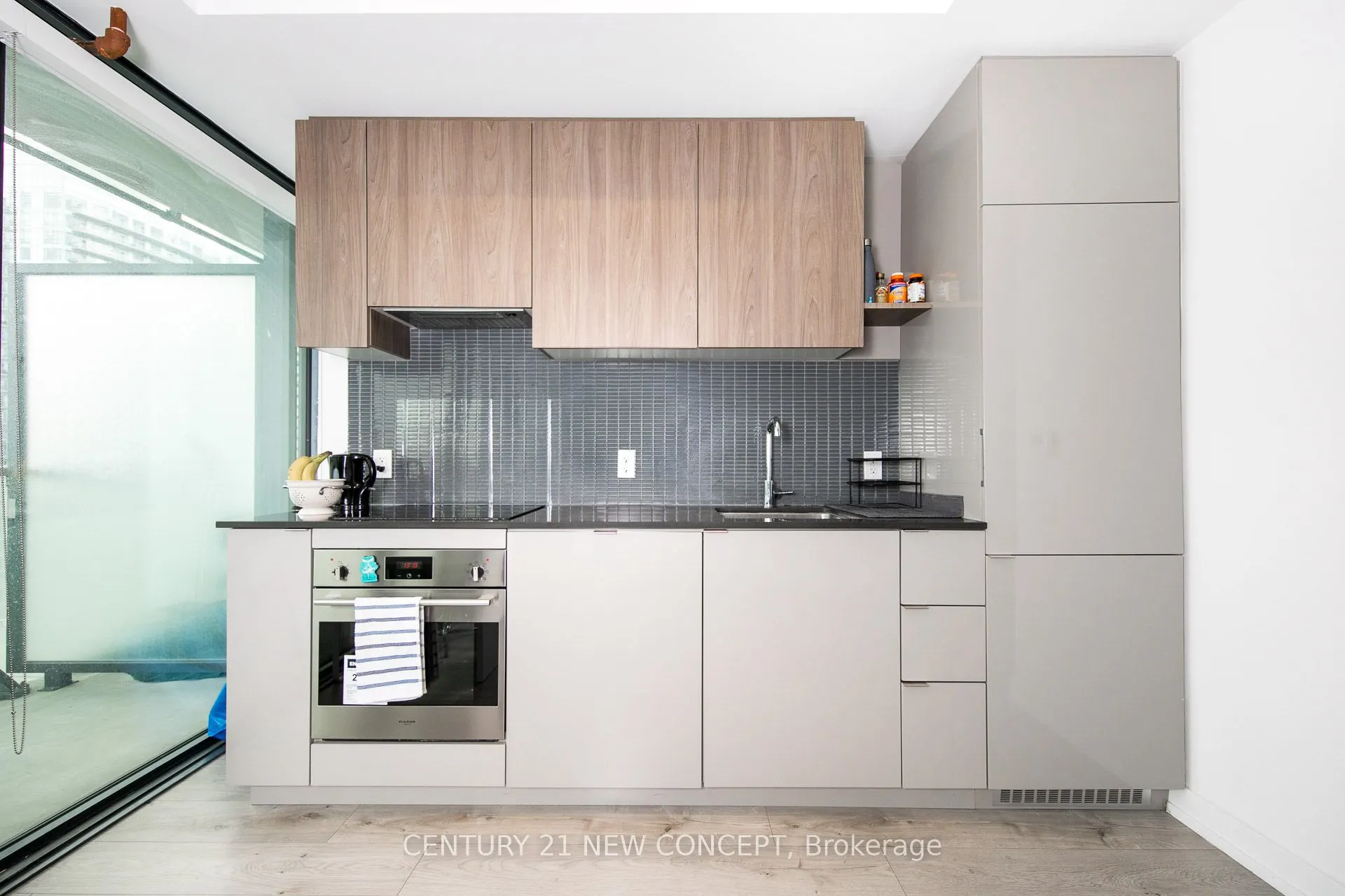 161 Roehampton Avenue #2011