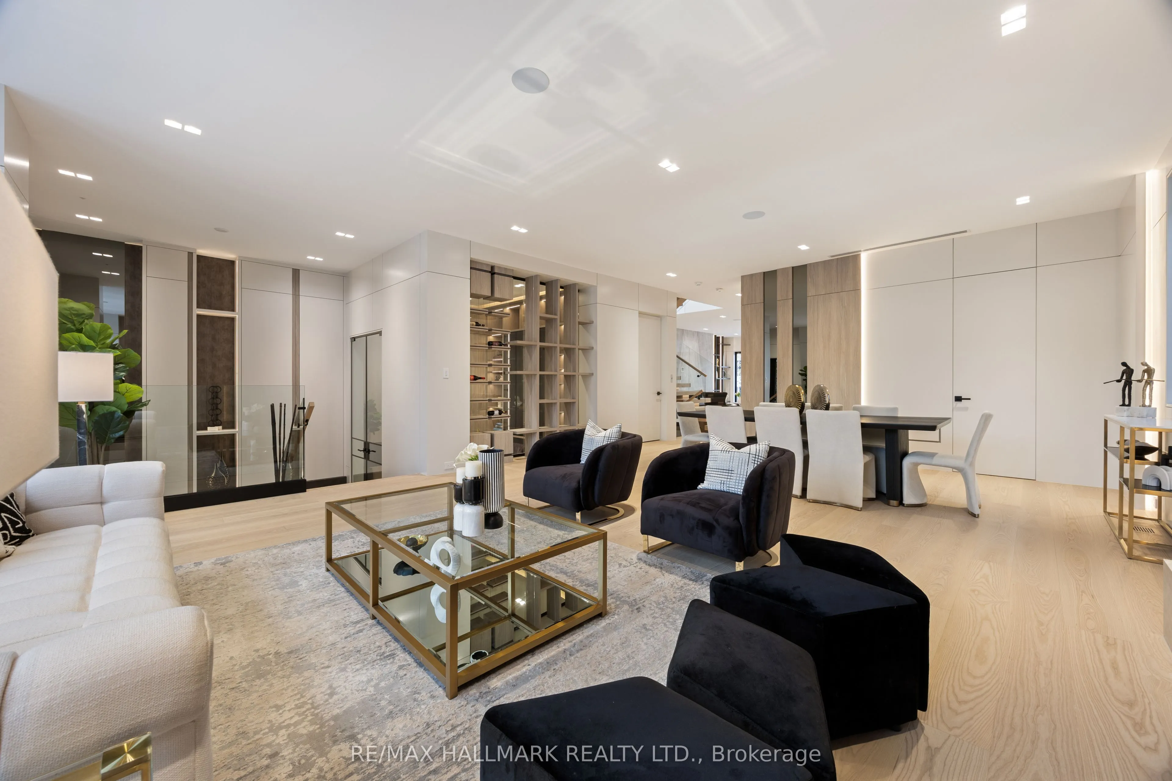 652 Bedford Park Avenue
