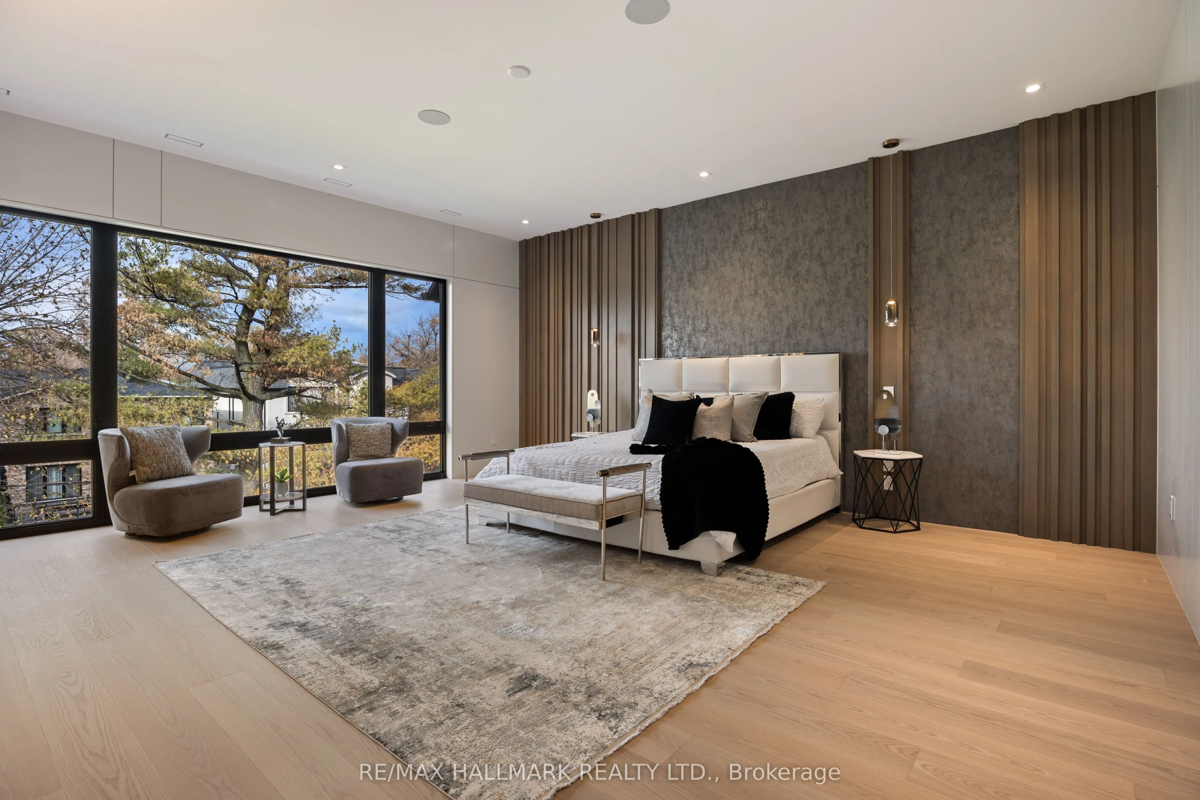 652 Bedford Park Avenue
