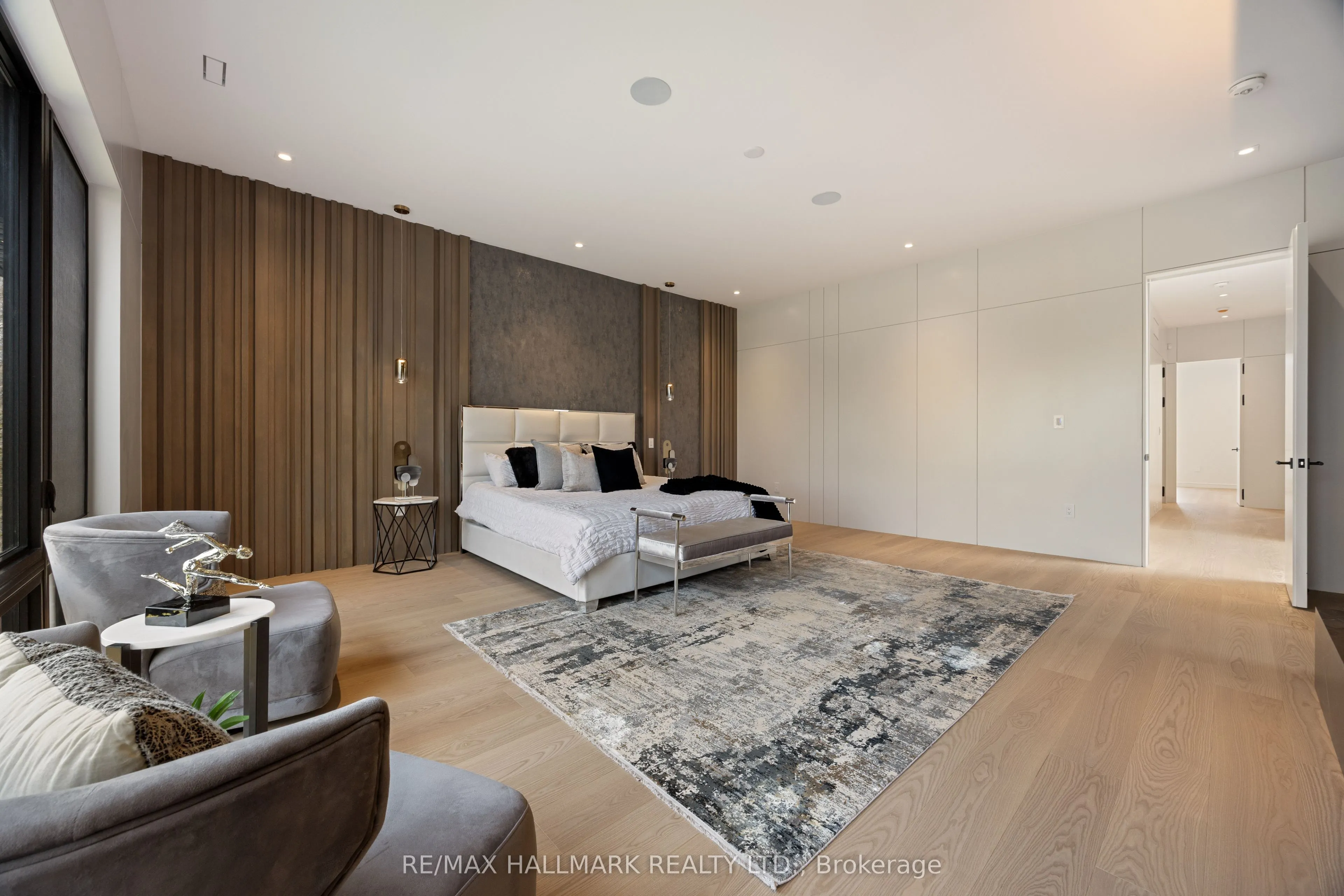 652 Bedford Park Avenue