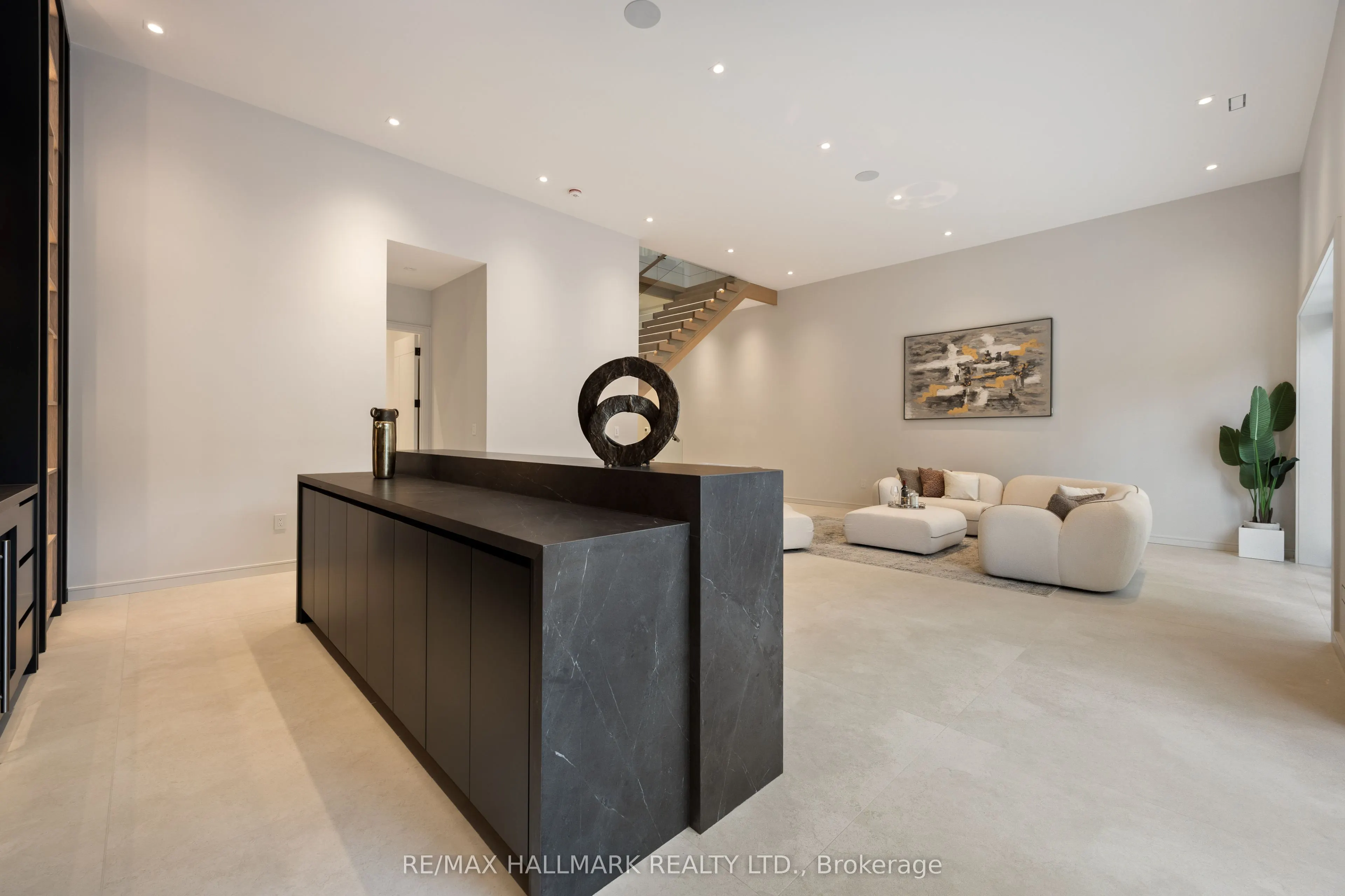 652 Bedford Park Avenue