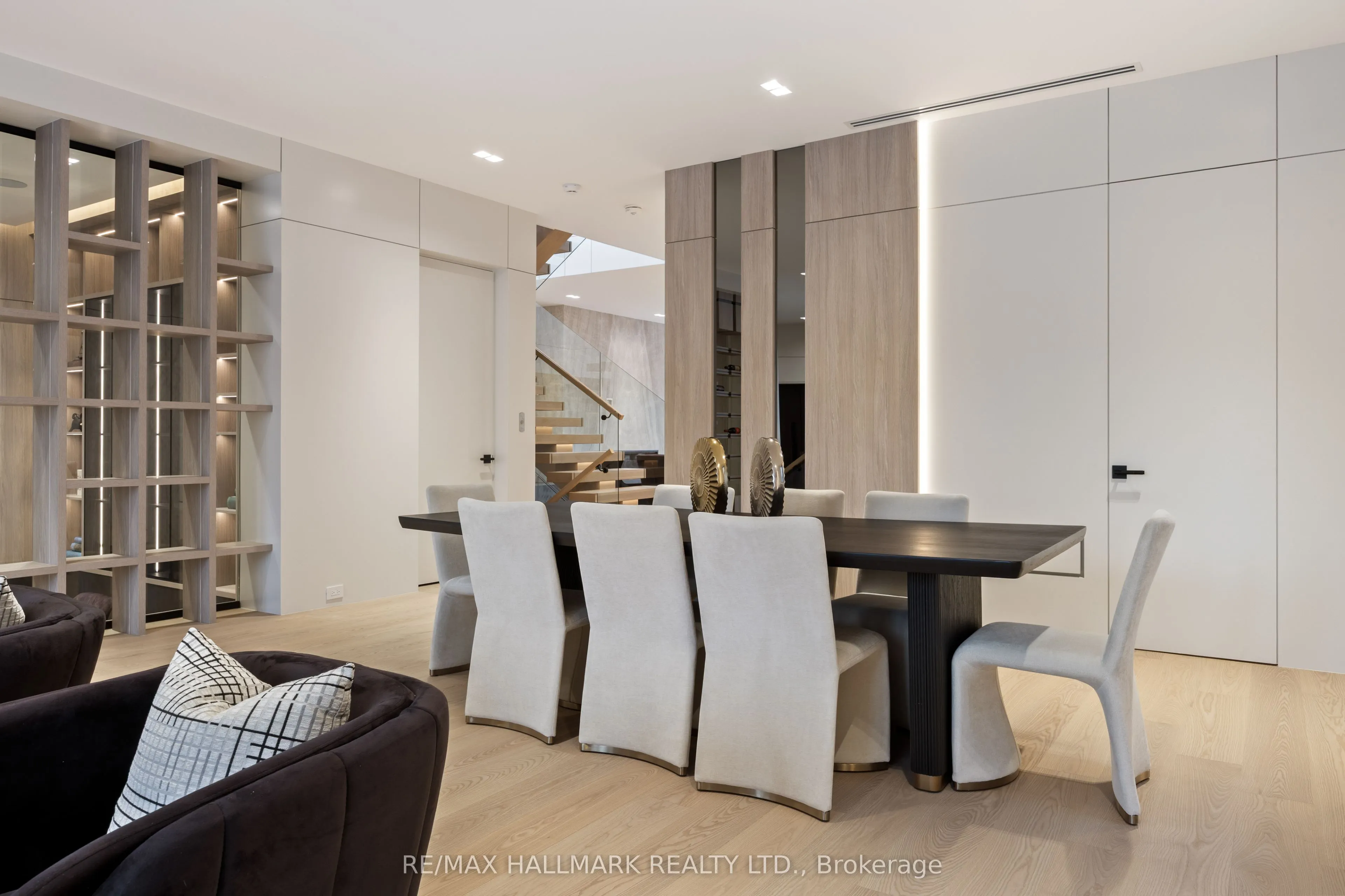 652 Bedford Park Avenue
