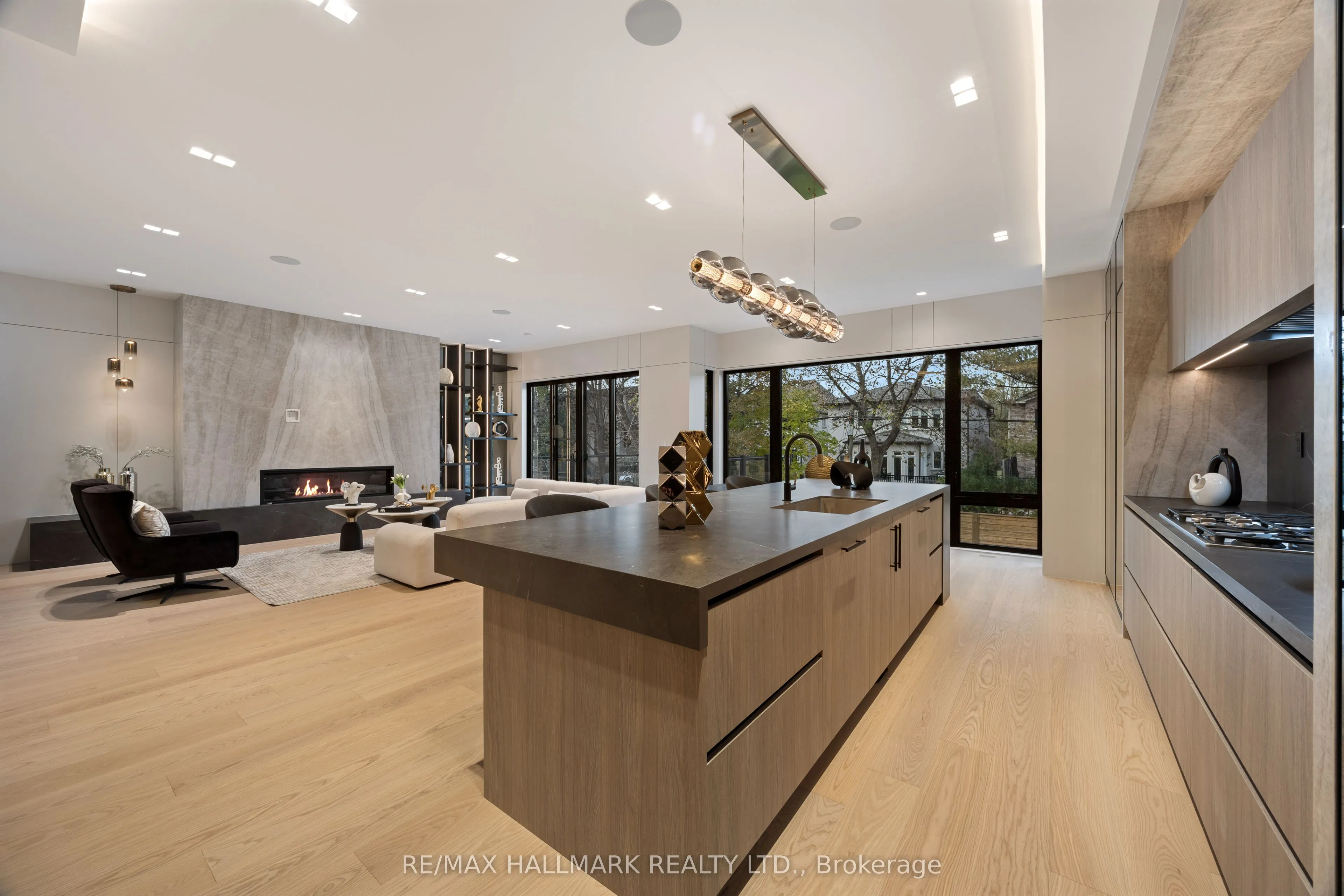 652 Bedford Park Avenue