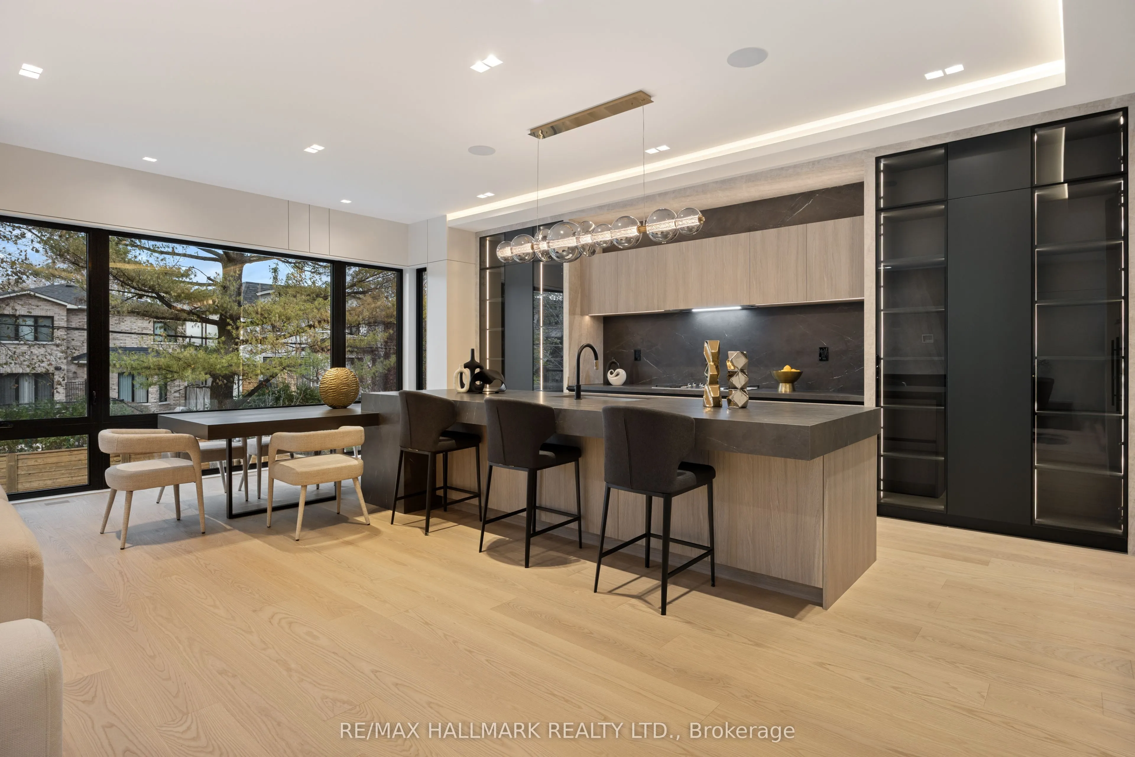652 Bedford Park Avenue