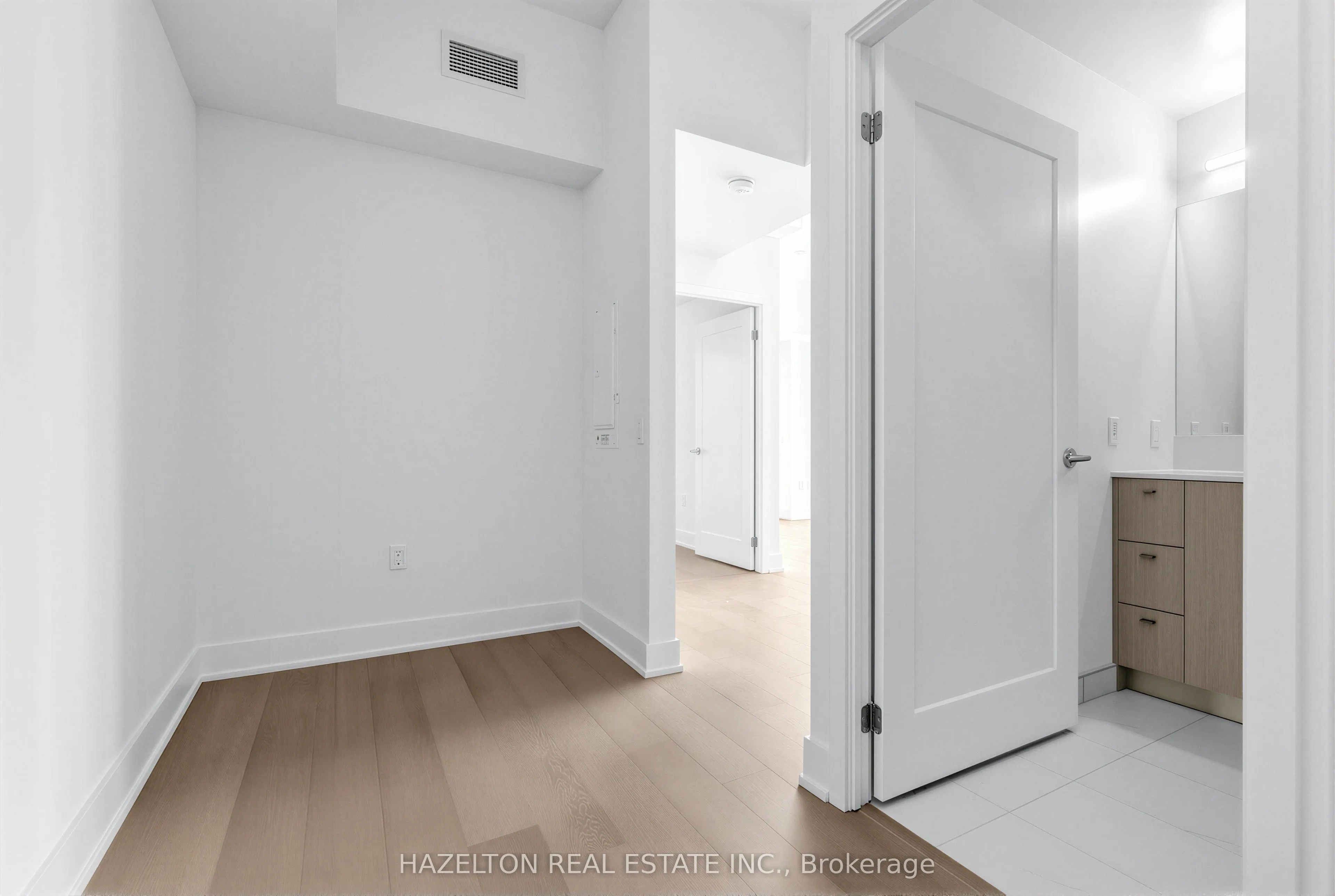 8 Manor Road W #602