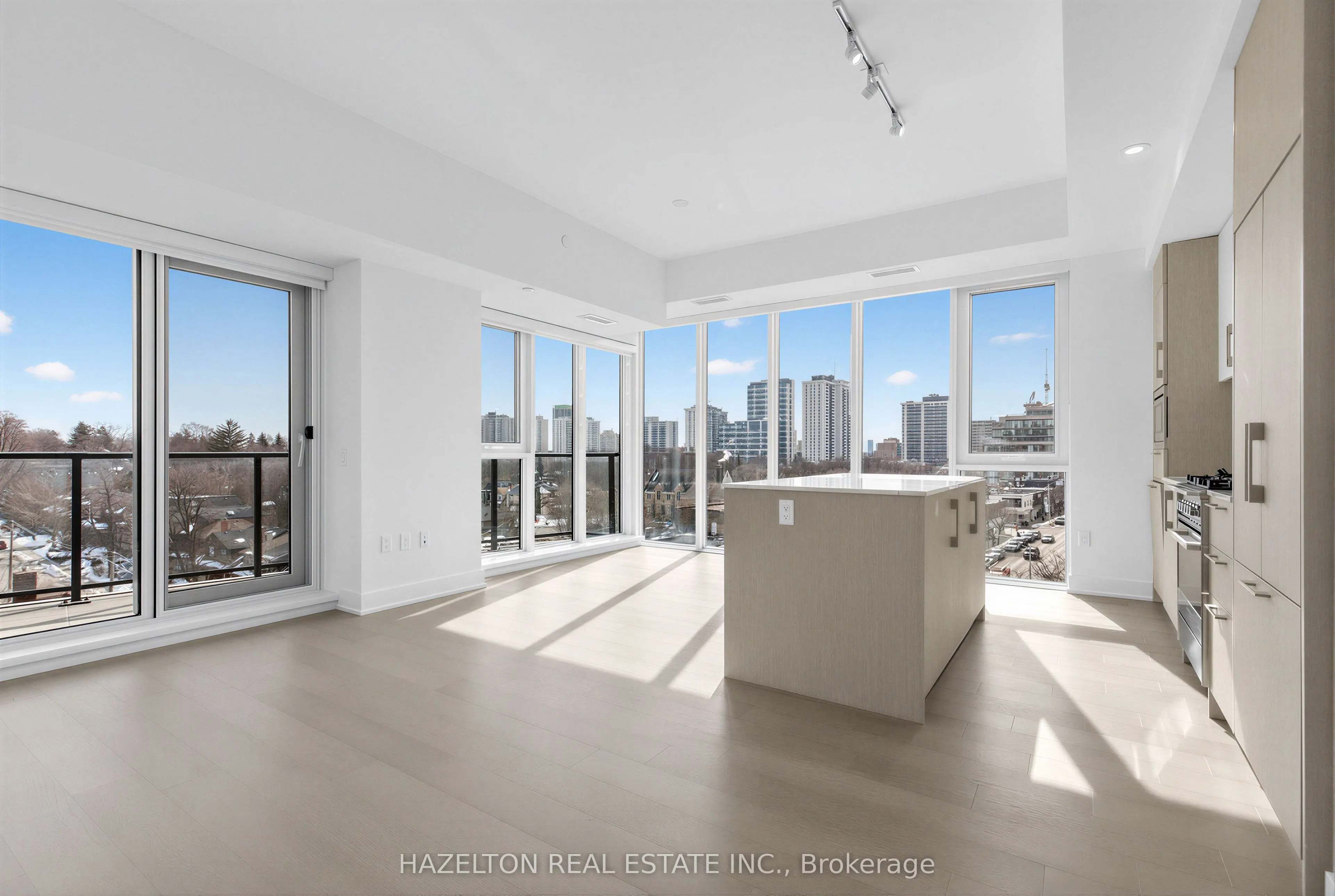 8 Manor Road W #602