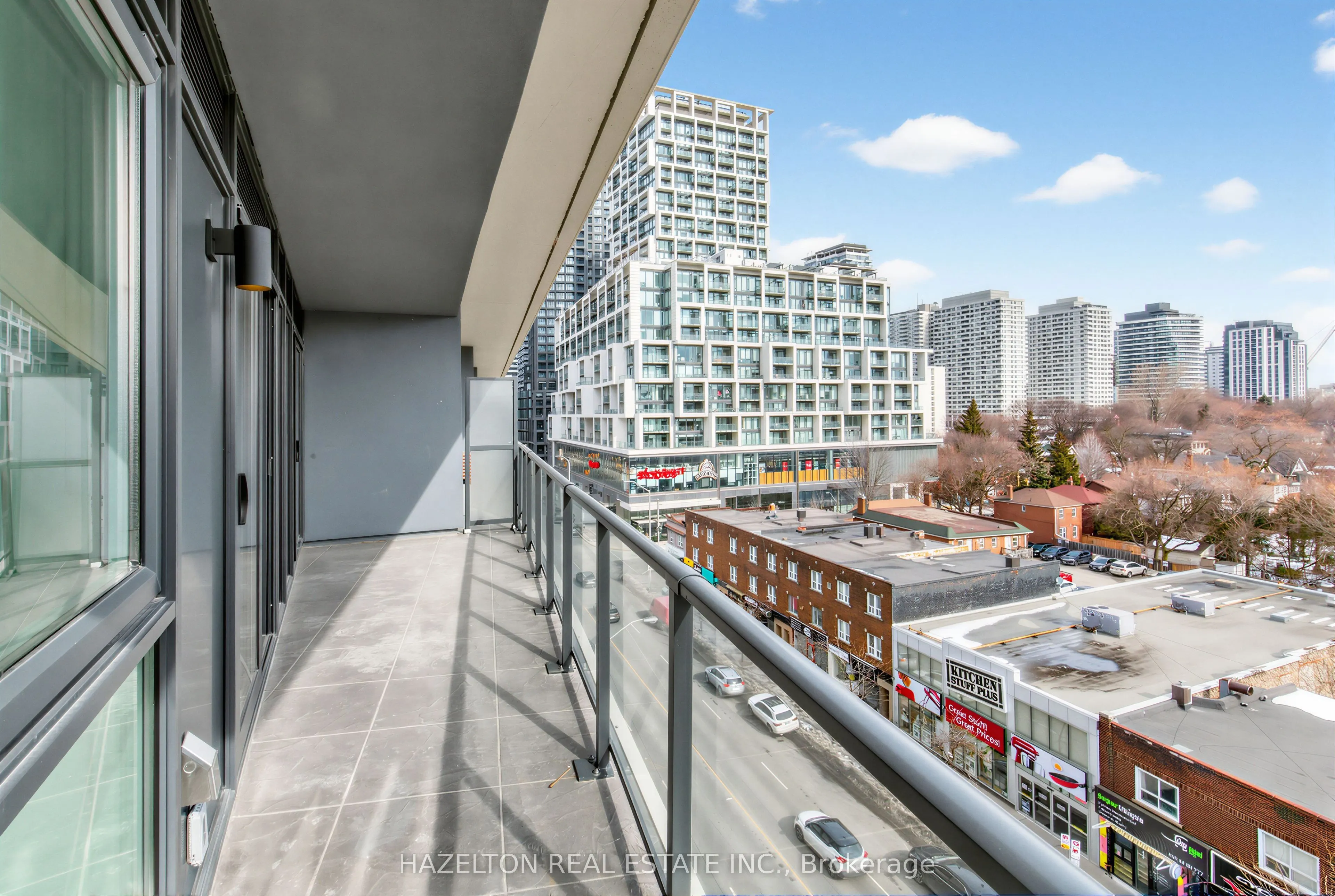 8 Manor Road W #602