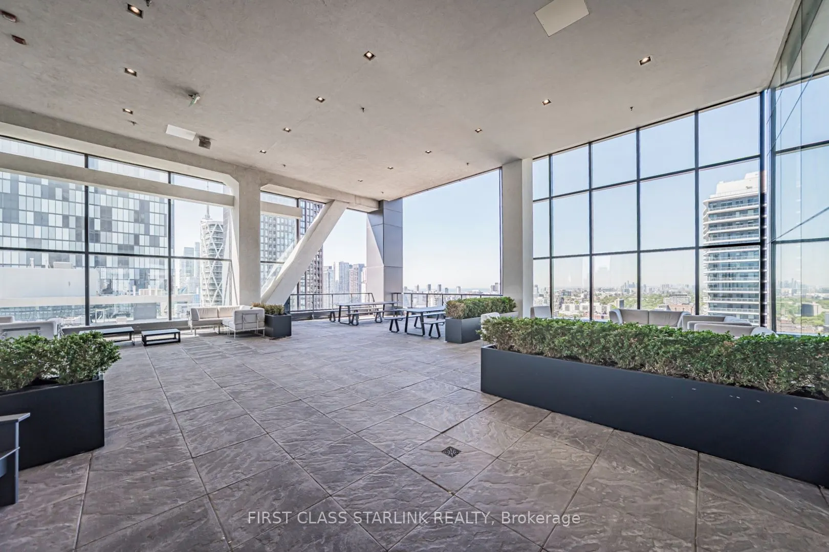 488 University Avenue #4802
