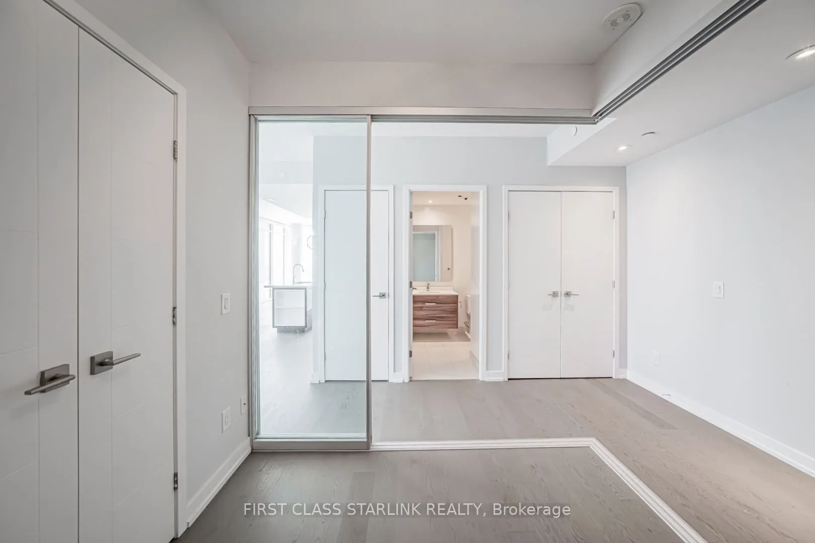 488 University Avenue #4802