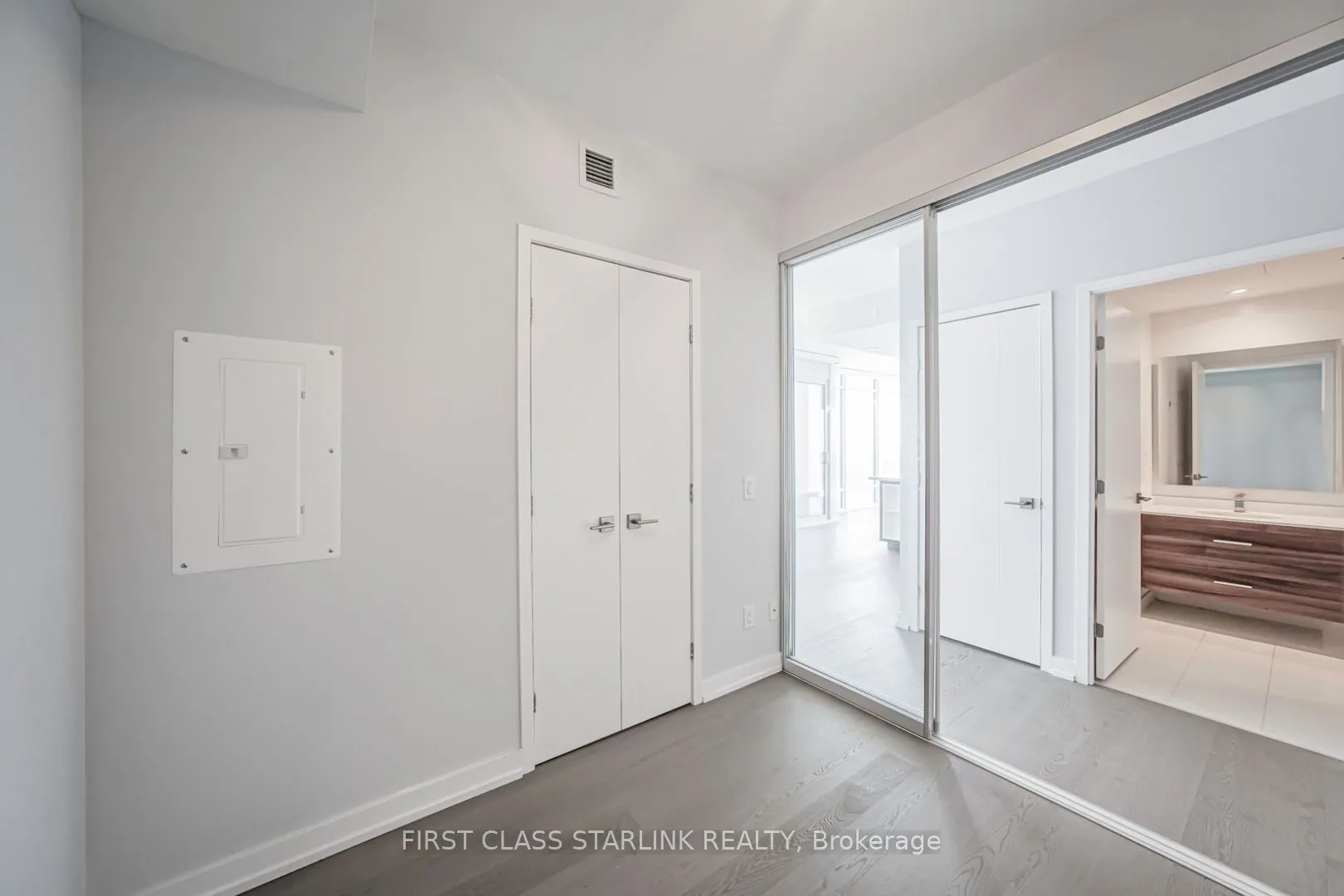 488 University Avenue #4802