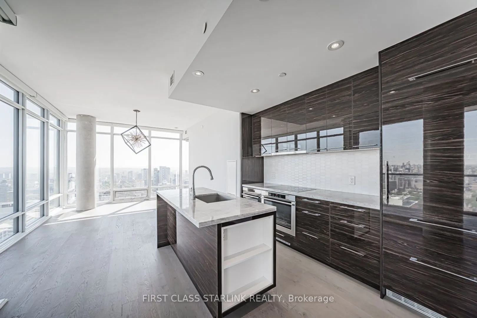 488 University Avenue #4802
