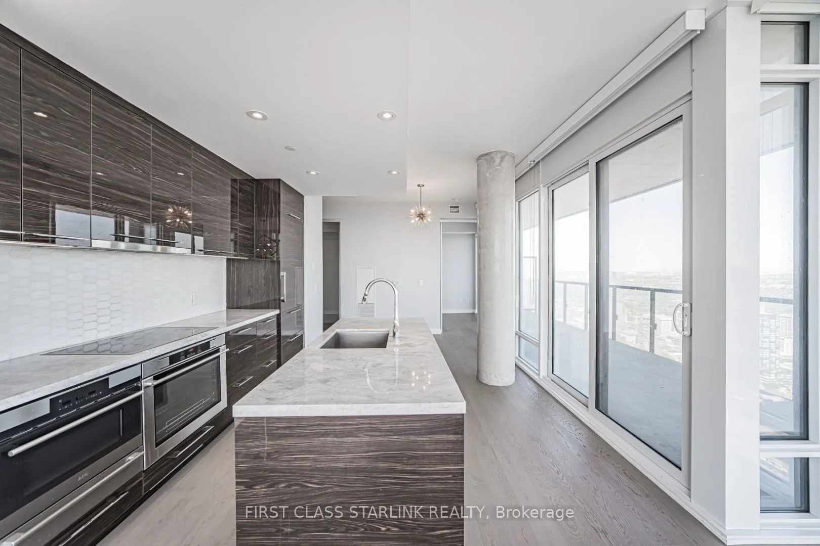 488 University Avenue #4802