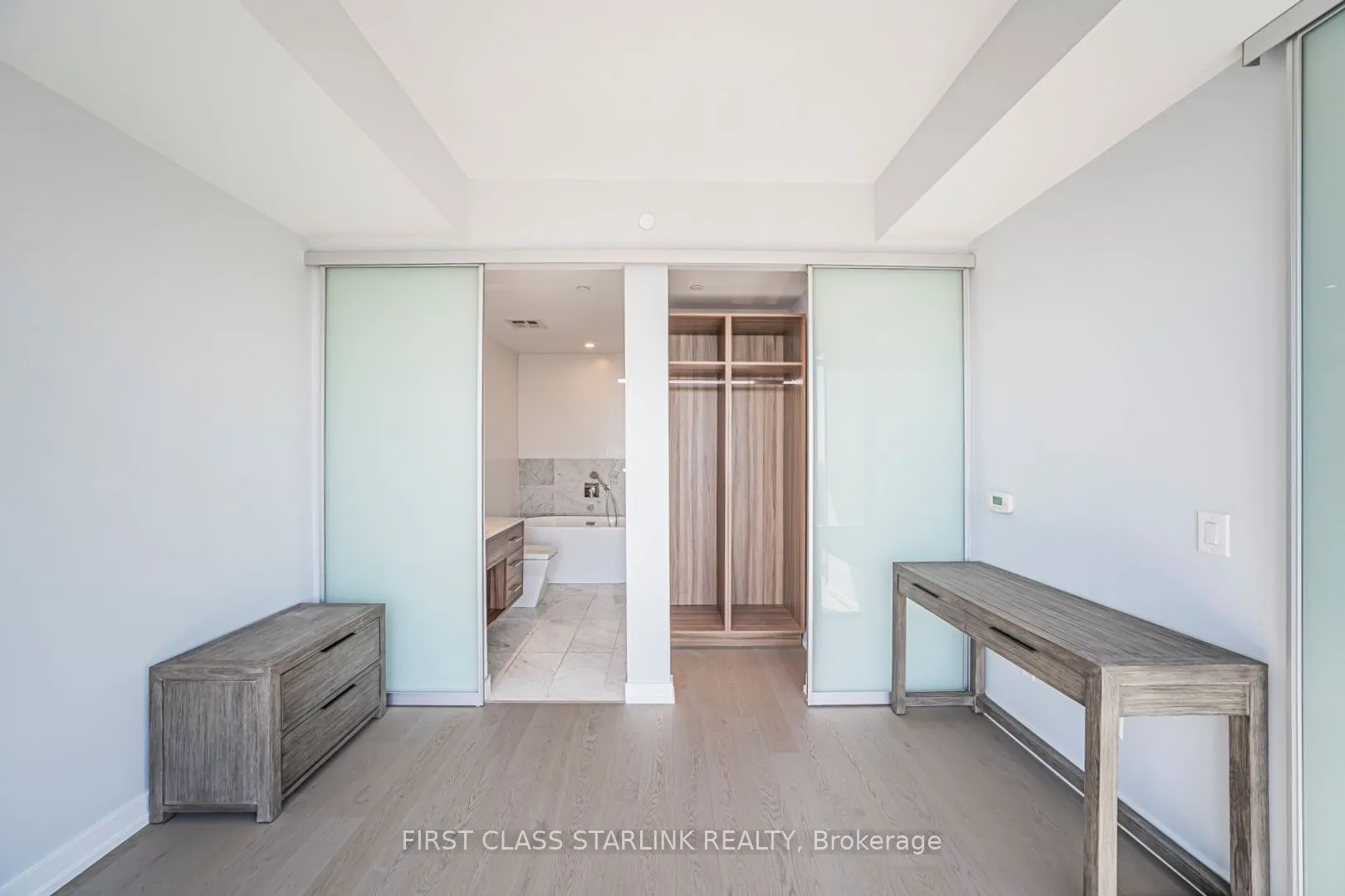 488 University Avenue #4802