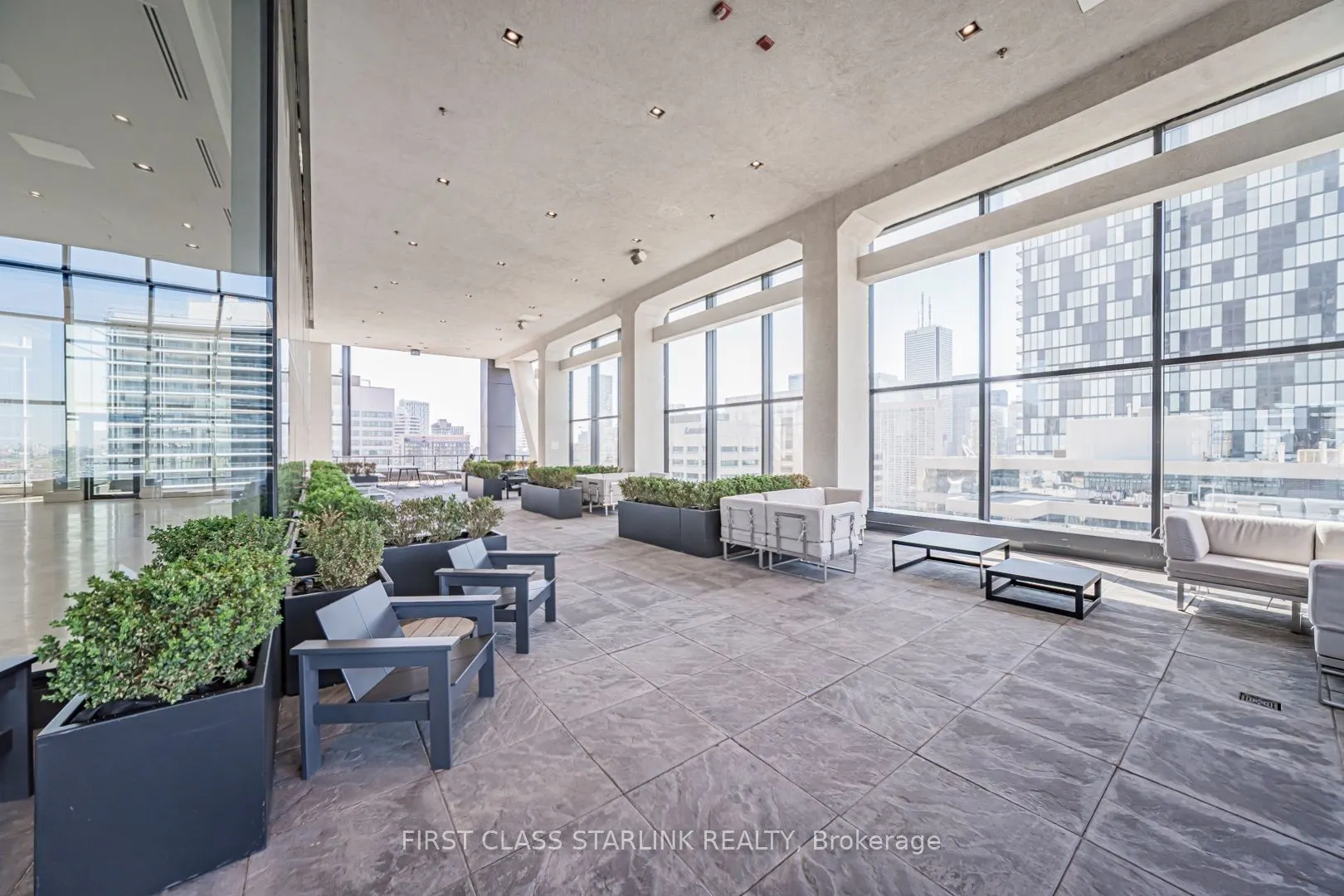 488 University Avenue #4802