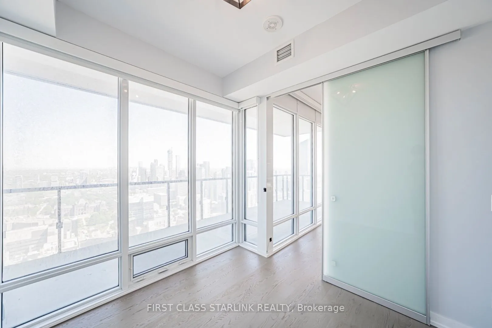 488 University Avenue #4802