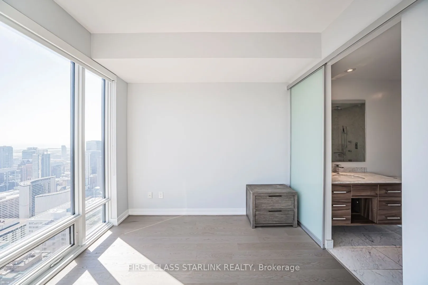 488 University Avenue #4802
