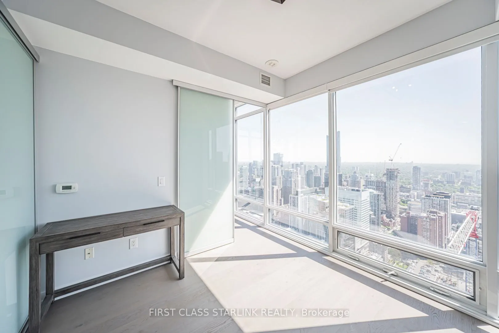 488 University Avenue #4802