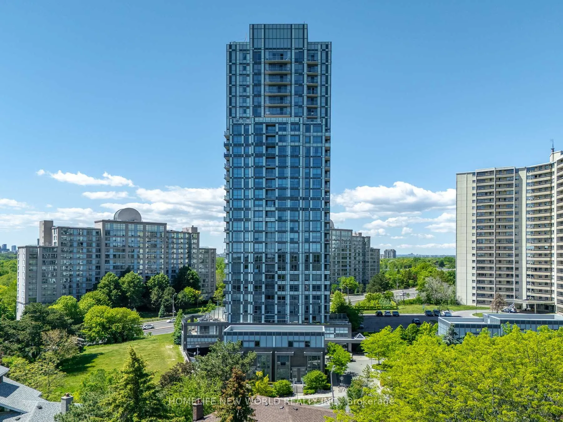 18 Graydon Hall Drive #809