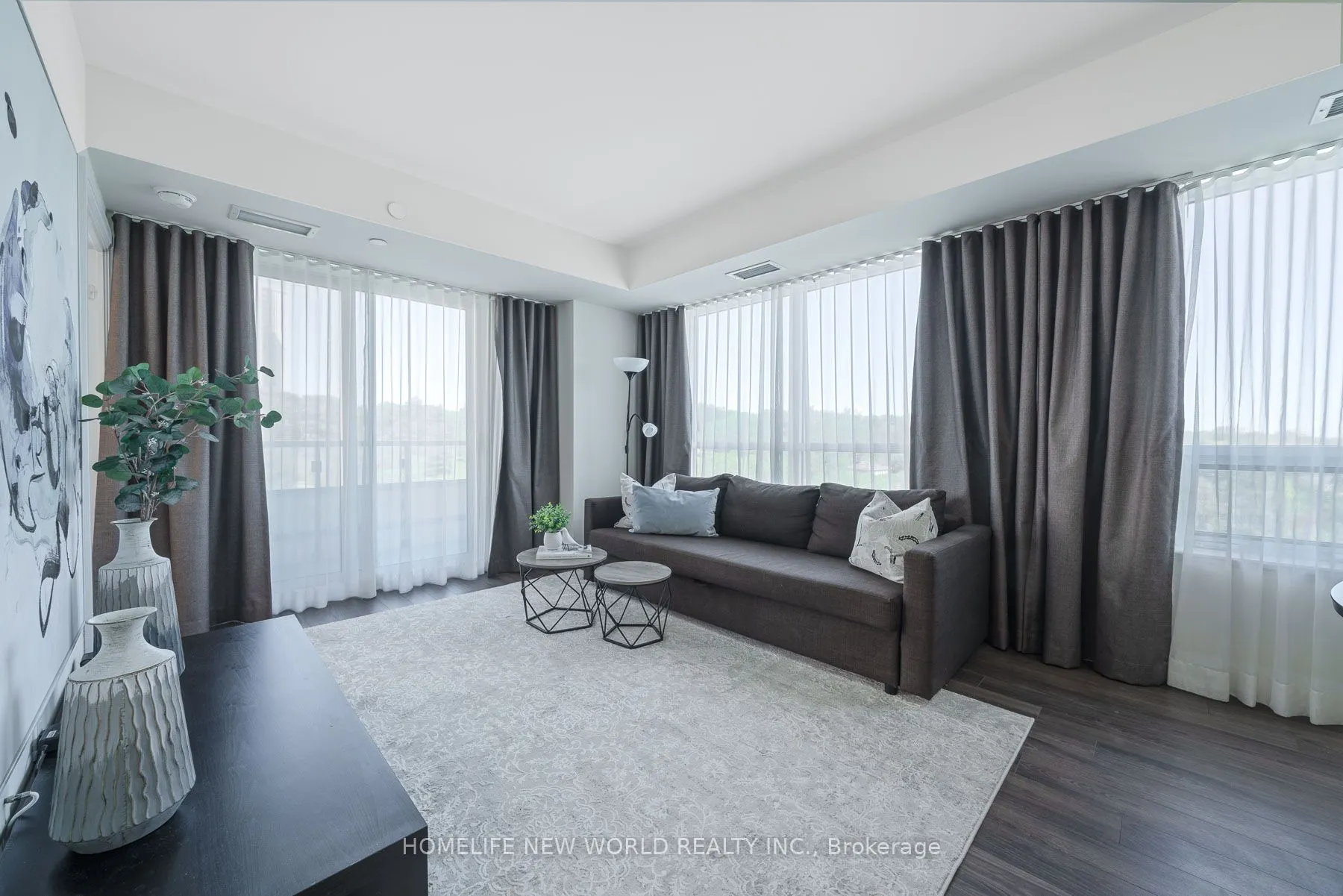 18 Graydon Hall Drive #809