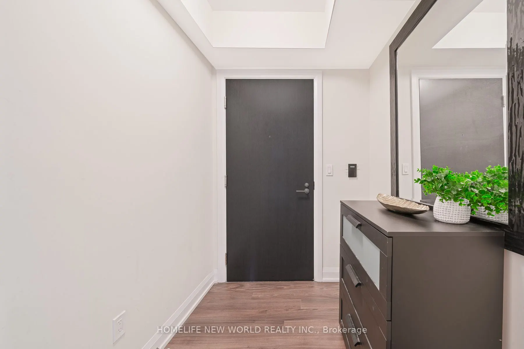 18 Graydon Hall Drive #809
