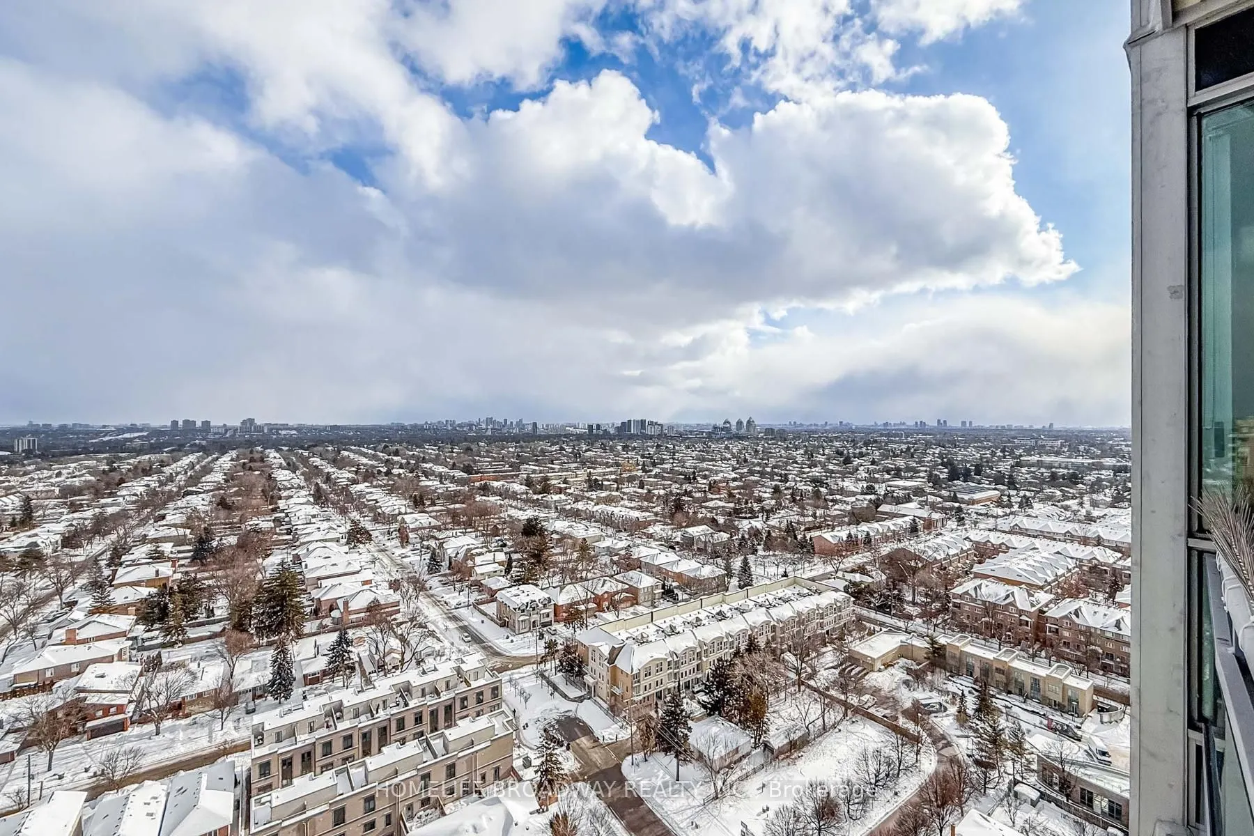 18 Holmes Avenue #2215