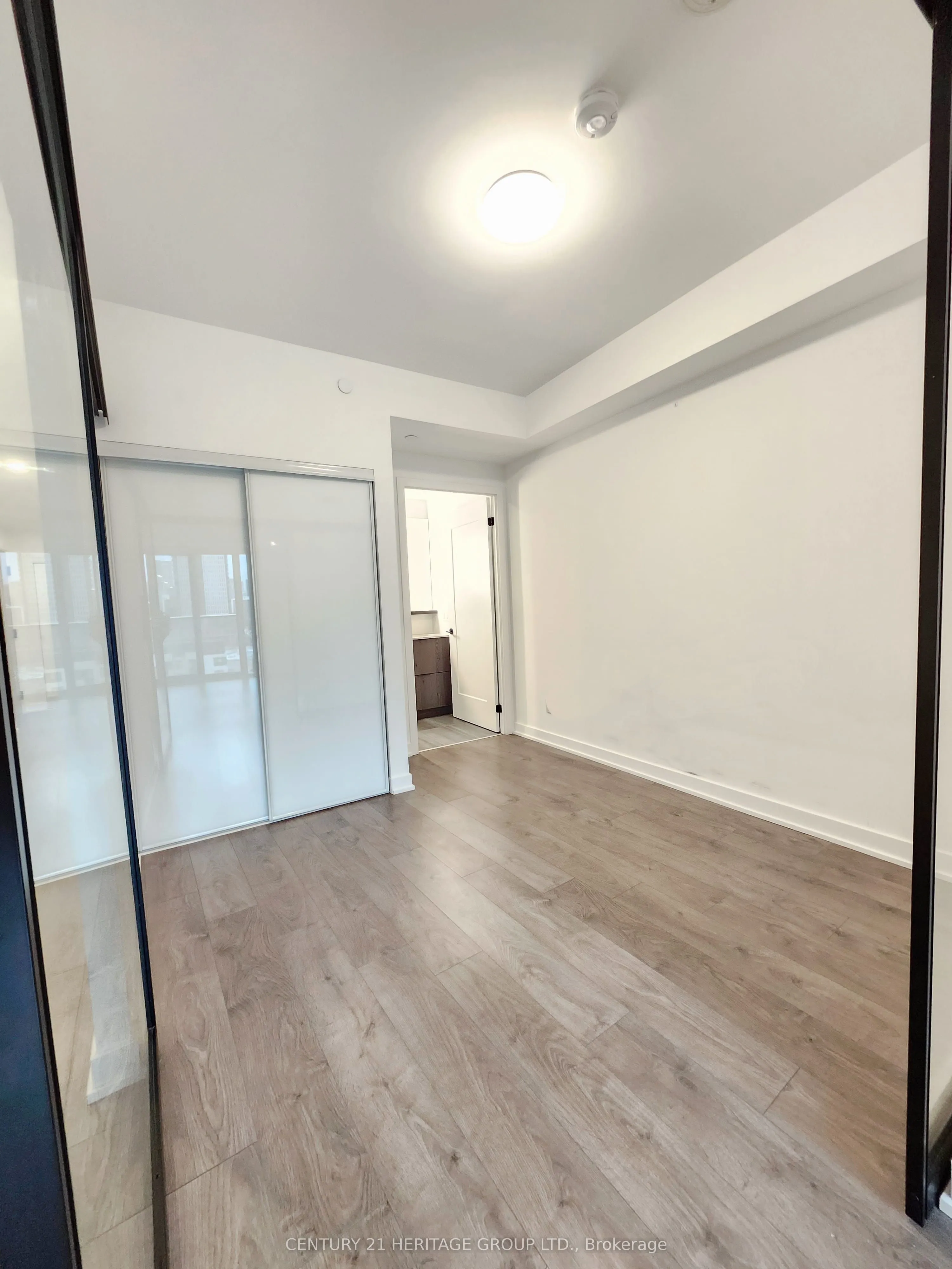 5 Defries Street #619