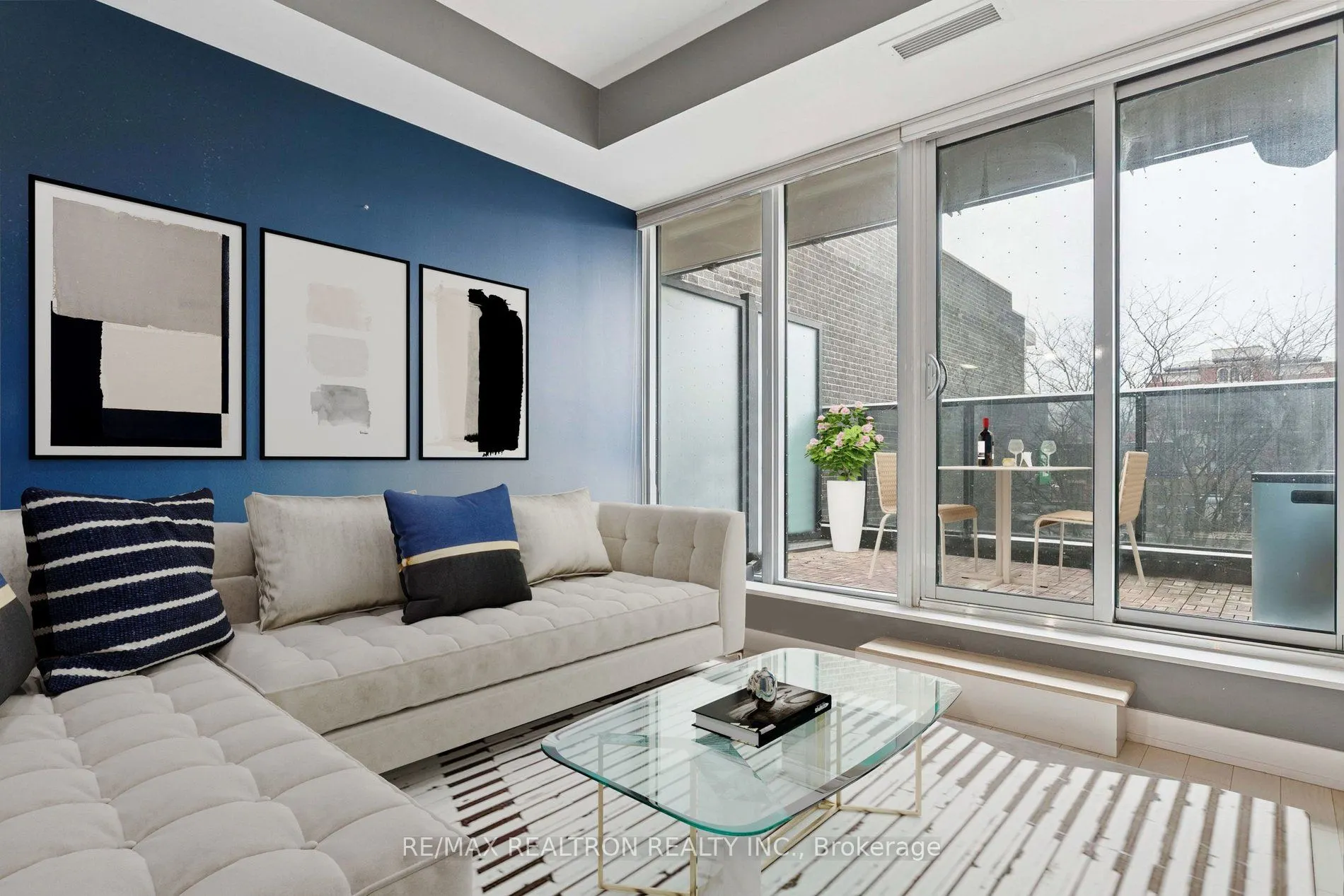 330 Richmond Street W #307