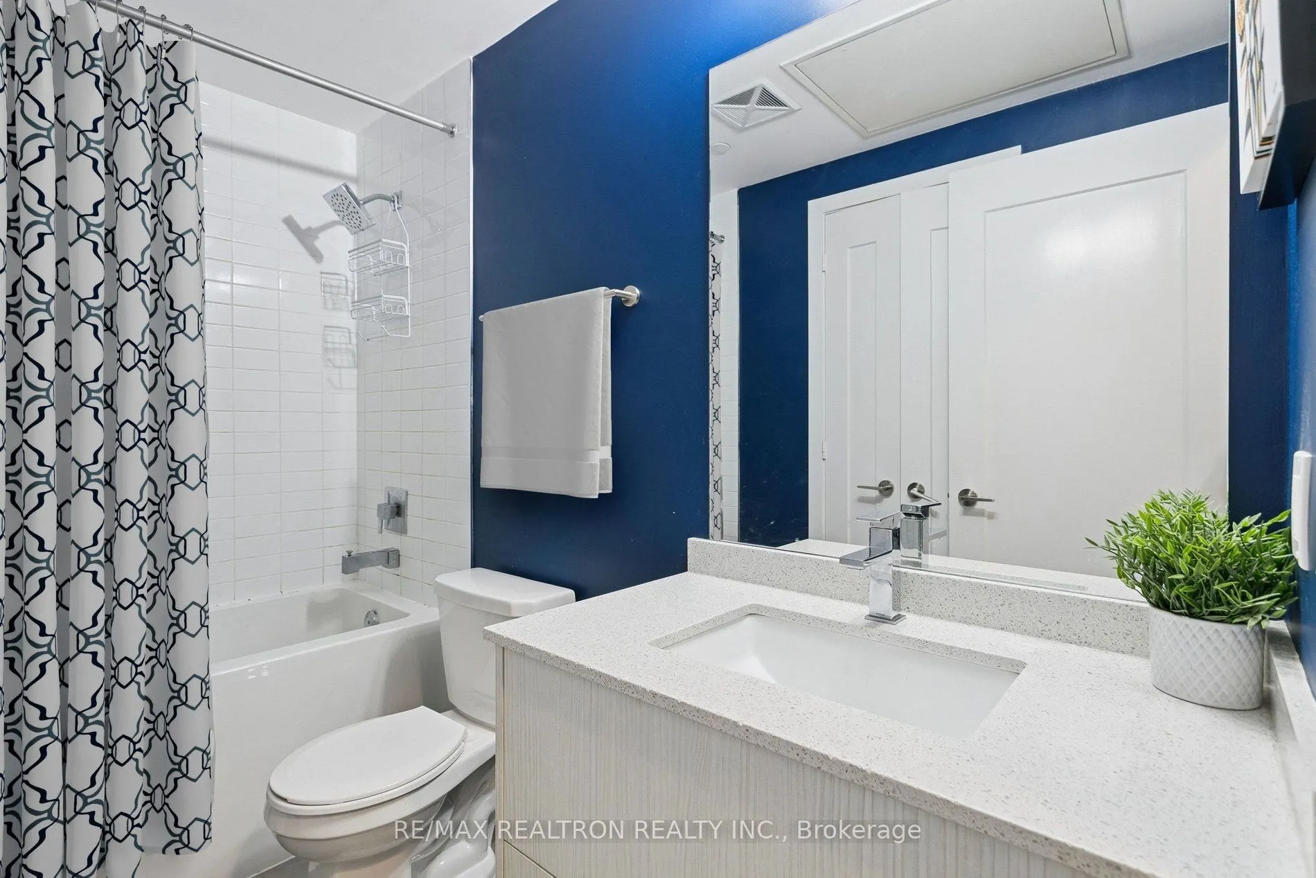 330 Richmond Street W #307