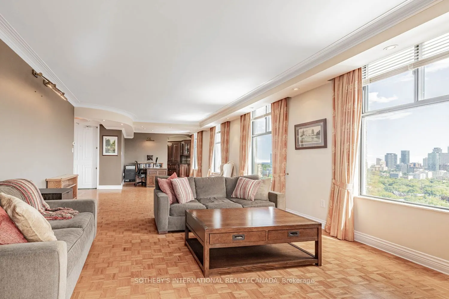 423 Avenue Road #13