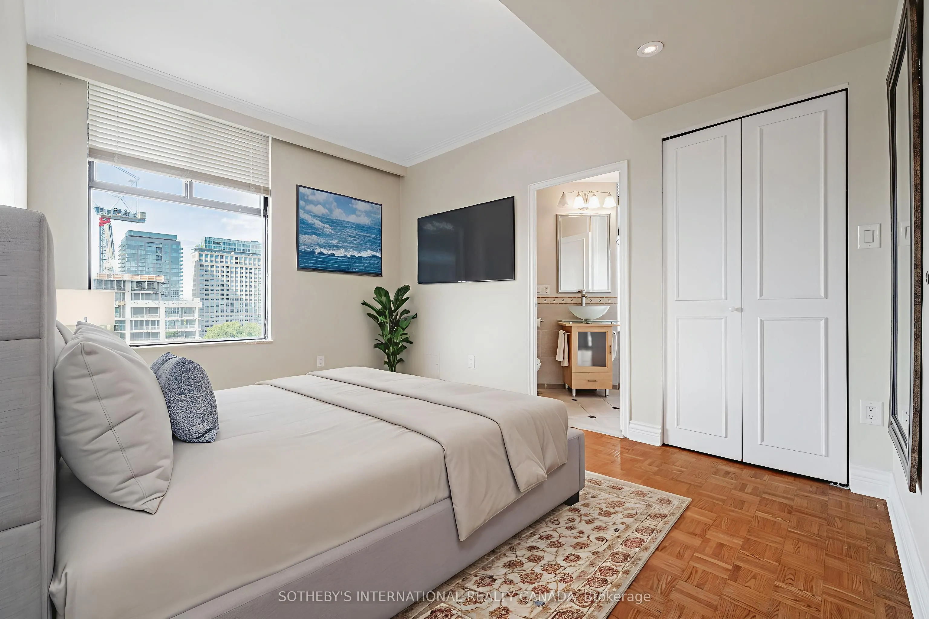 423 Avenue Road #13