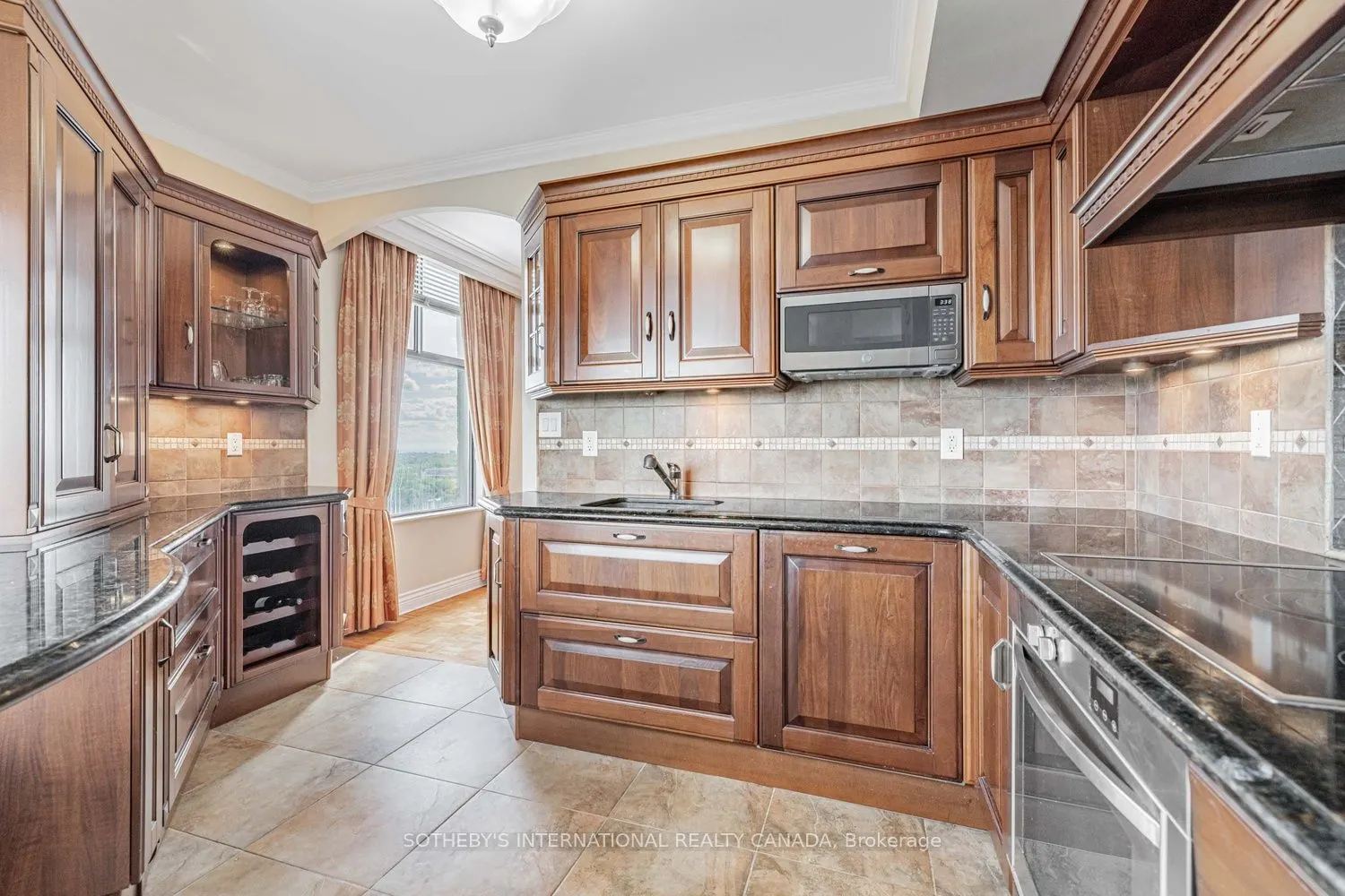 423 Avenue Road #13