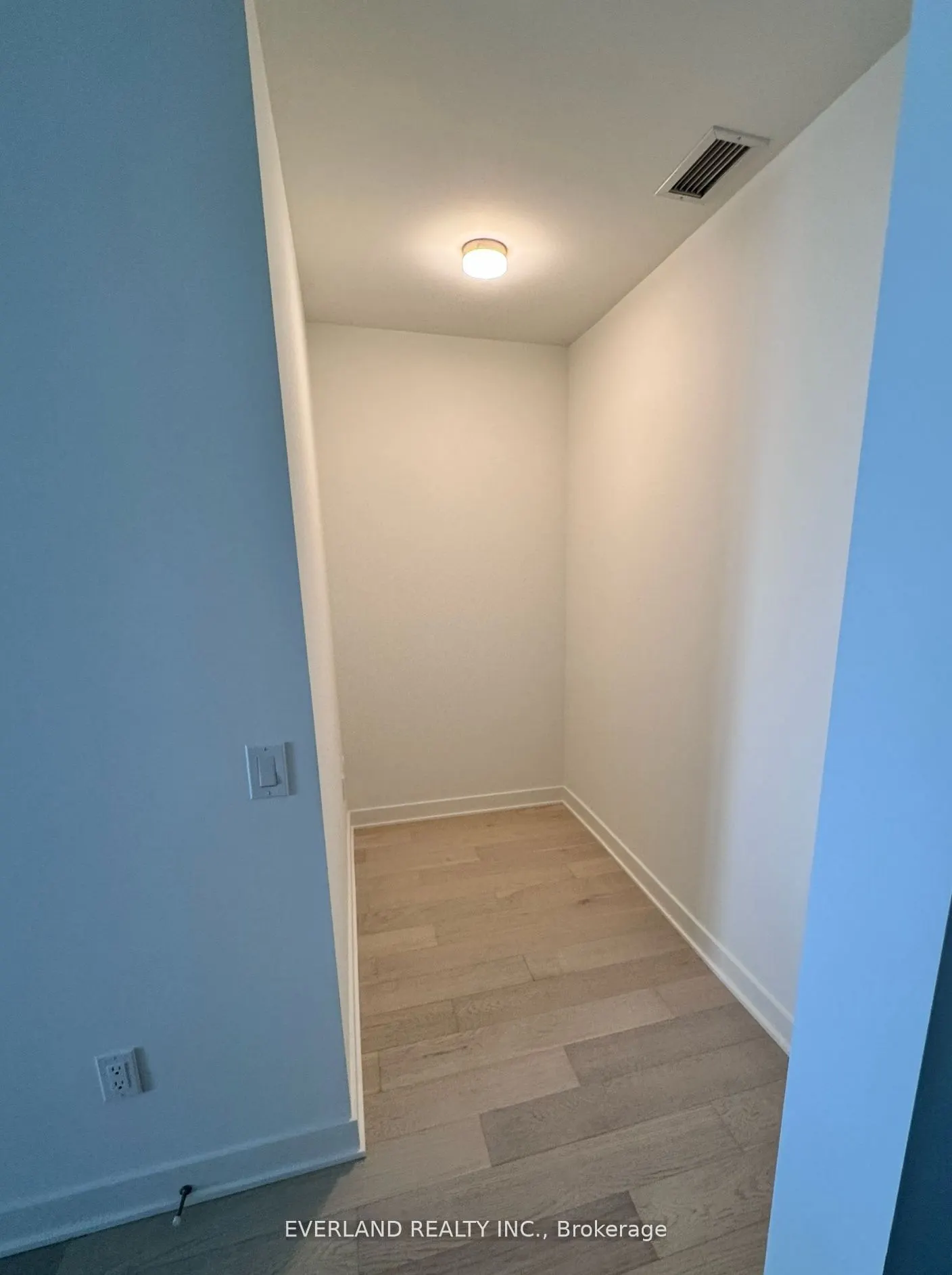 11 Yorkville Avenue #4803