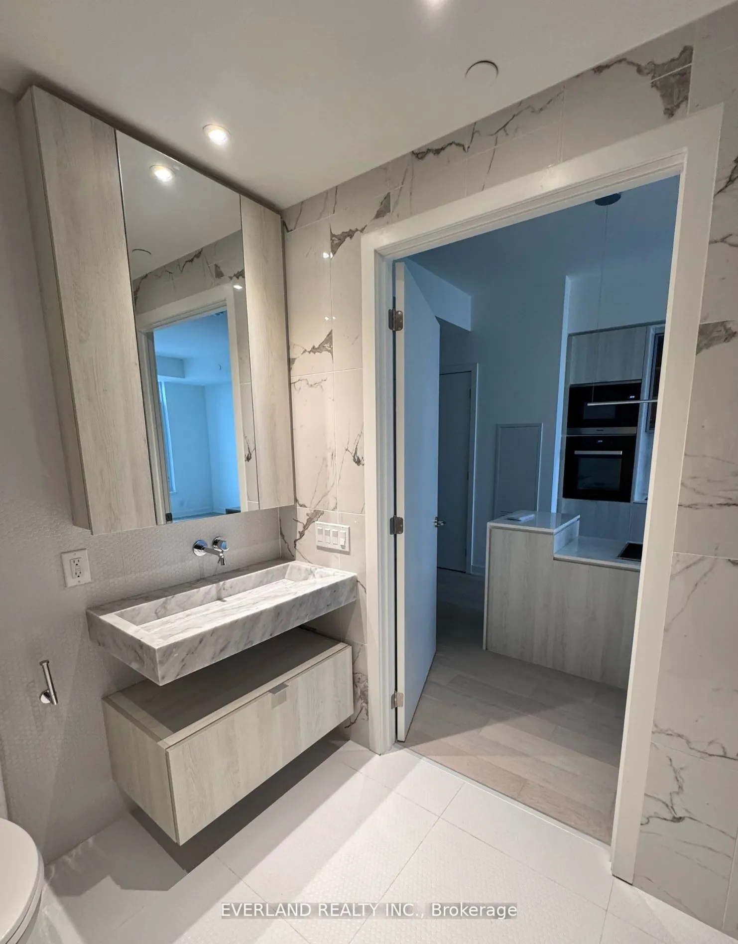 11 Yorkville Avenue #4803