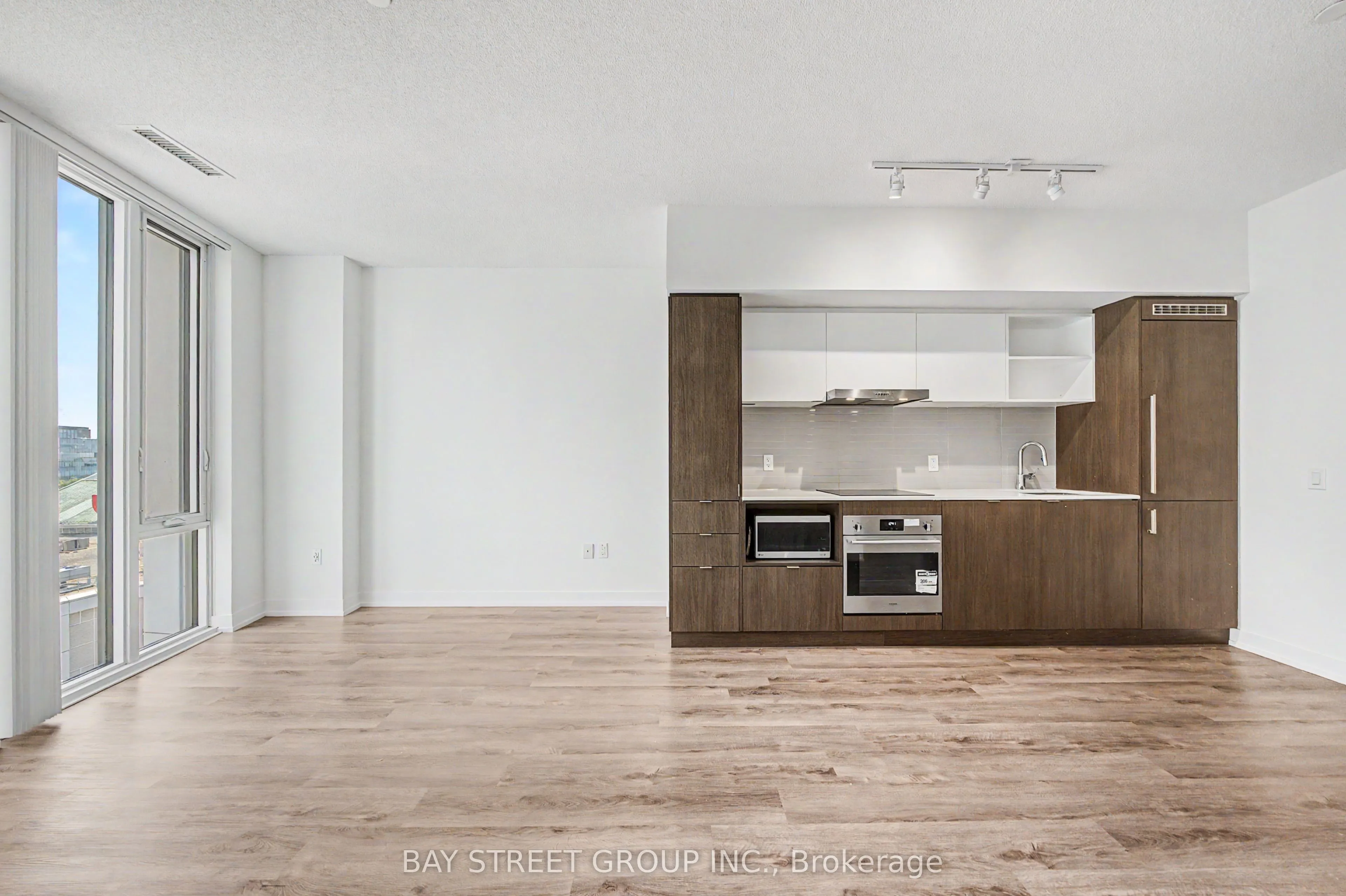 138 Downes Street #806