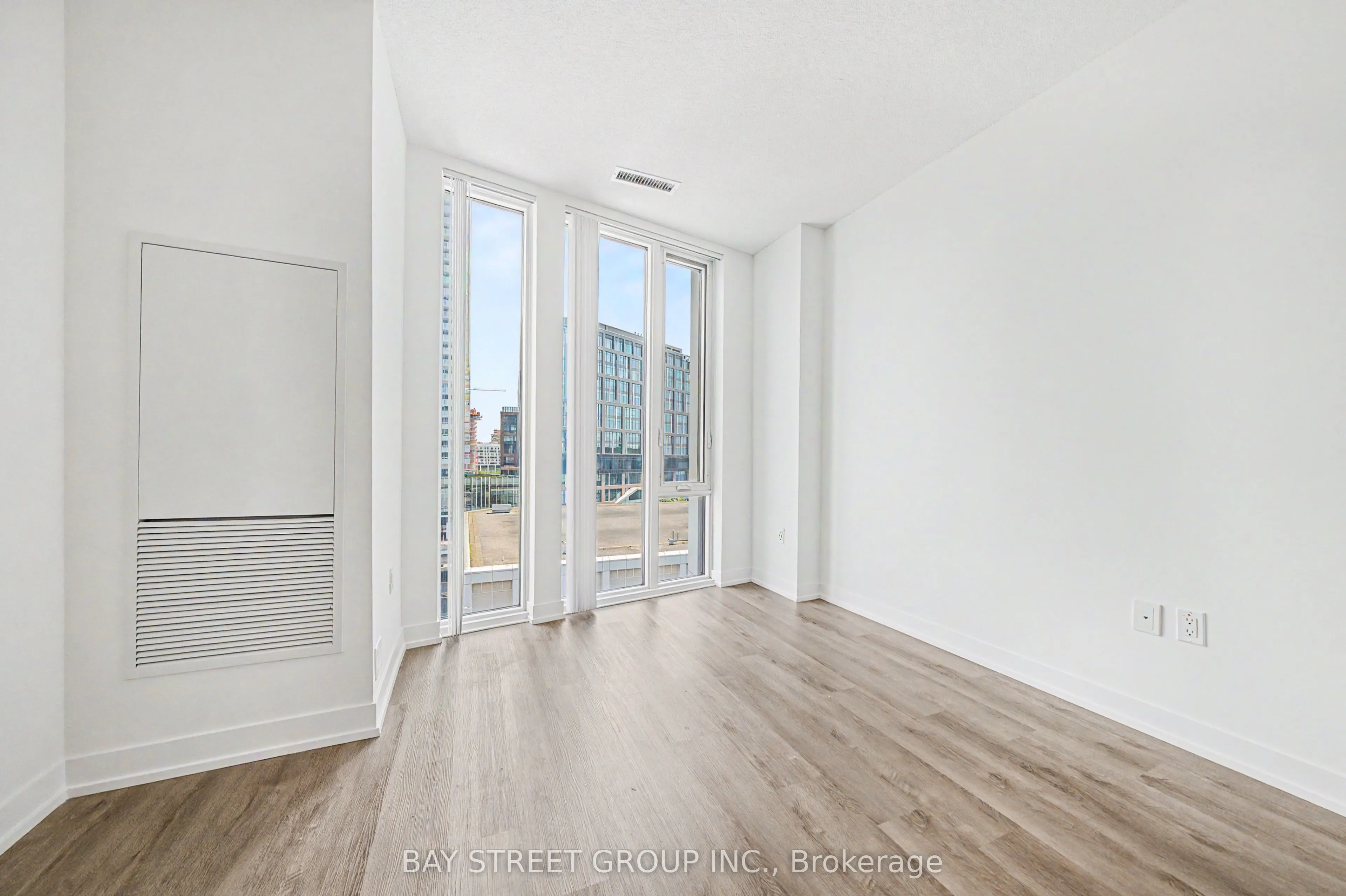 138 Downes Street #806