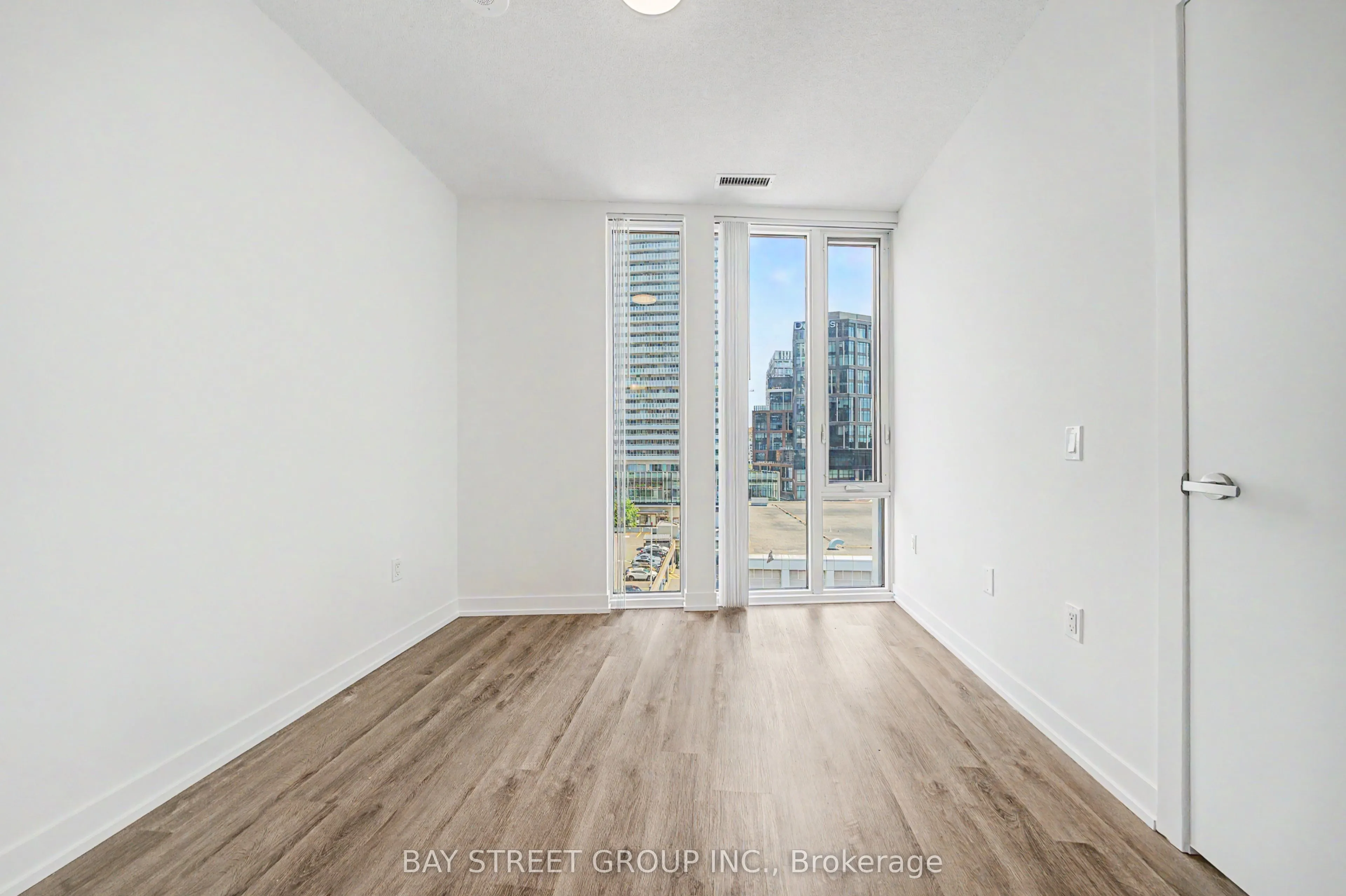 138 Downes Street #806