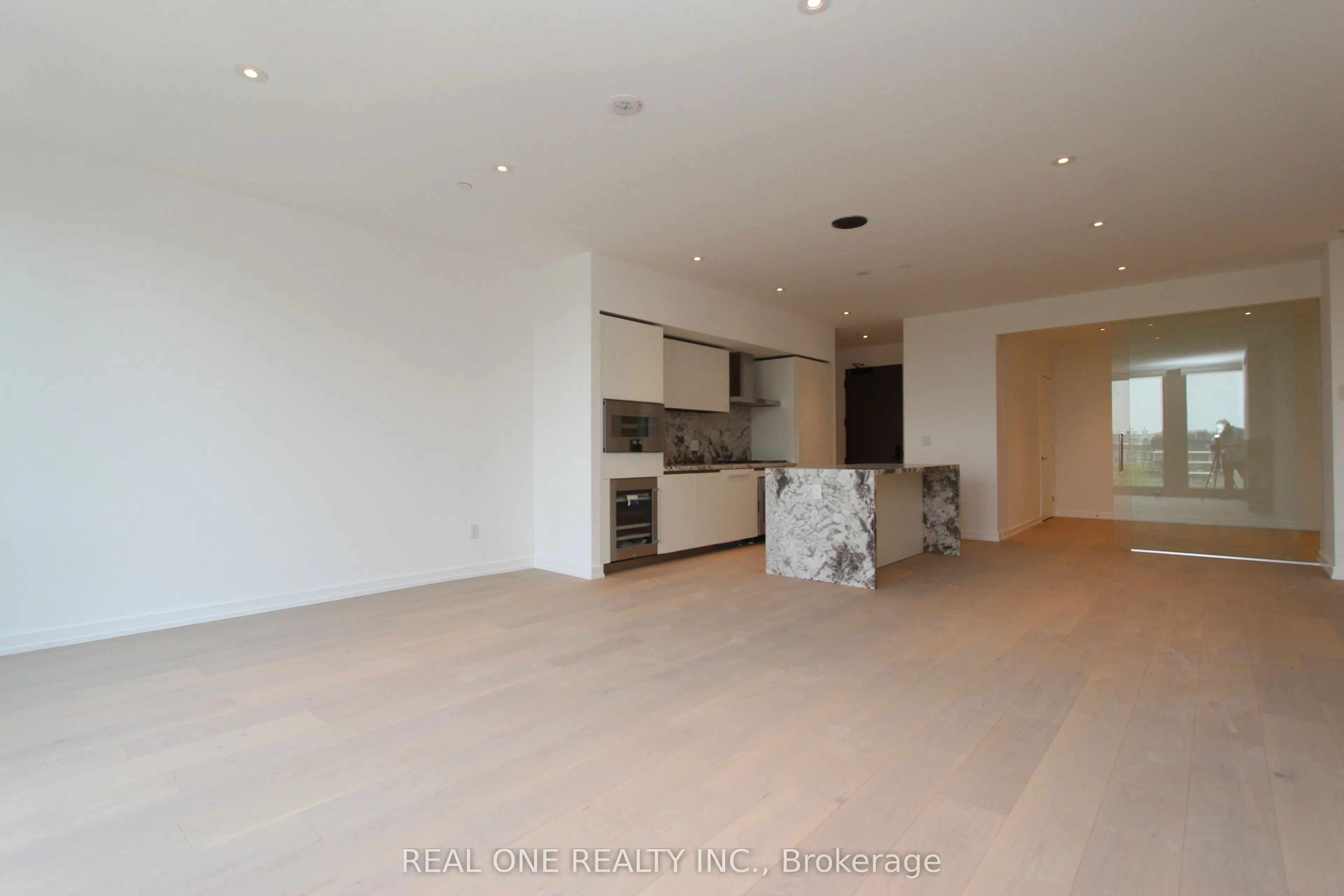 1315 Bay Street #804