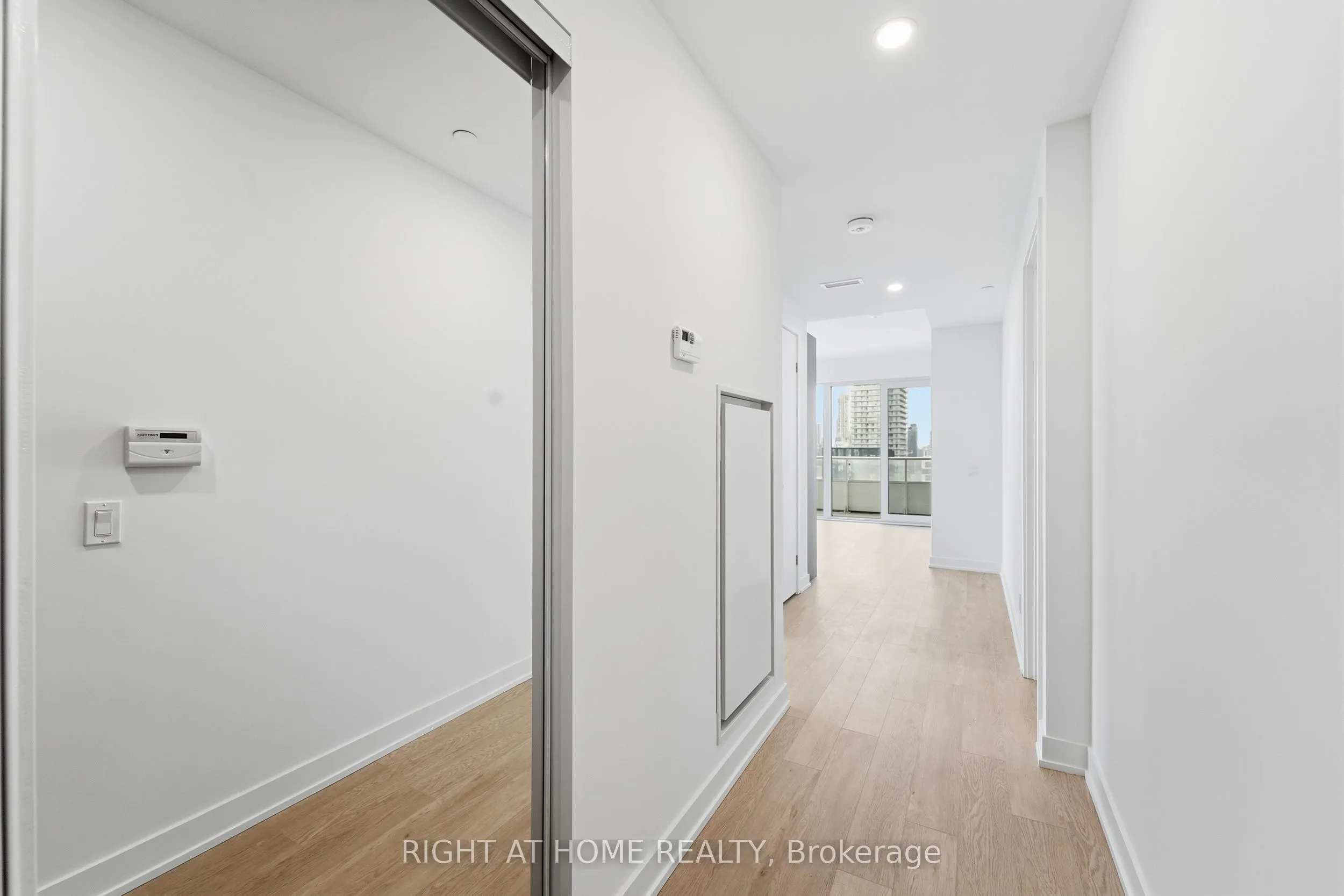 88 Queen Street E #4711