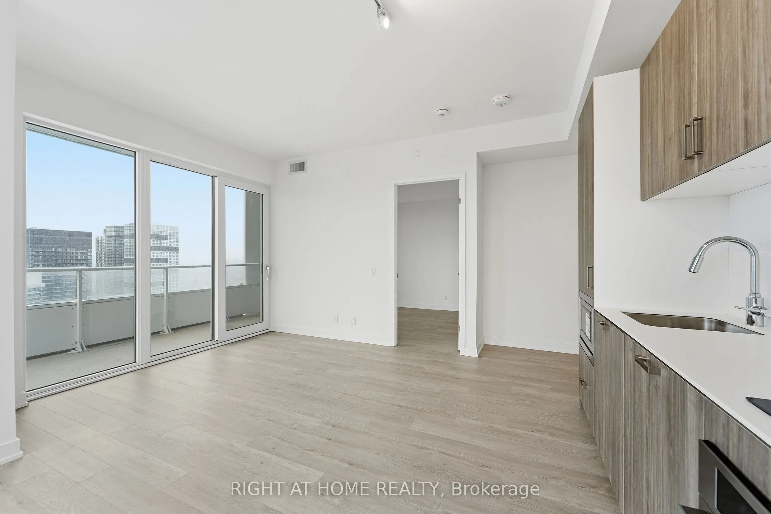 88 Queen Street E #4711