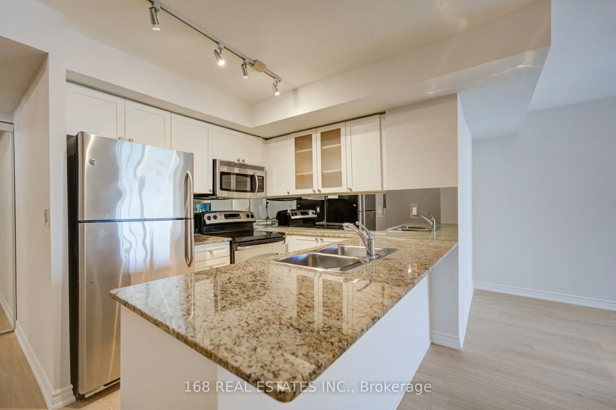 761 Bay Street #2809