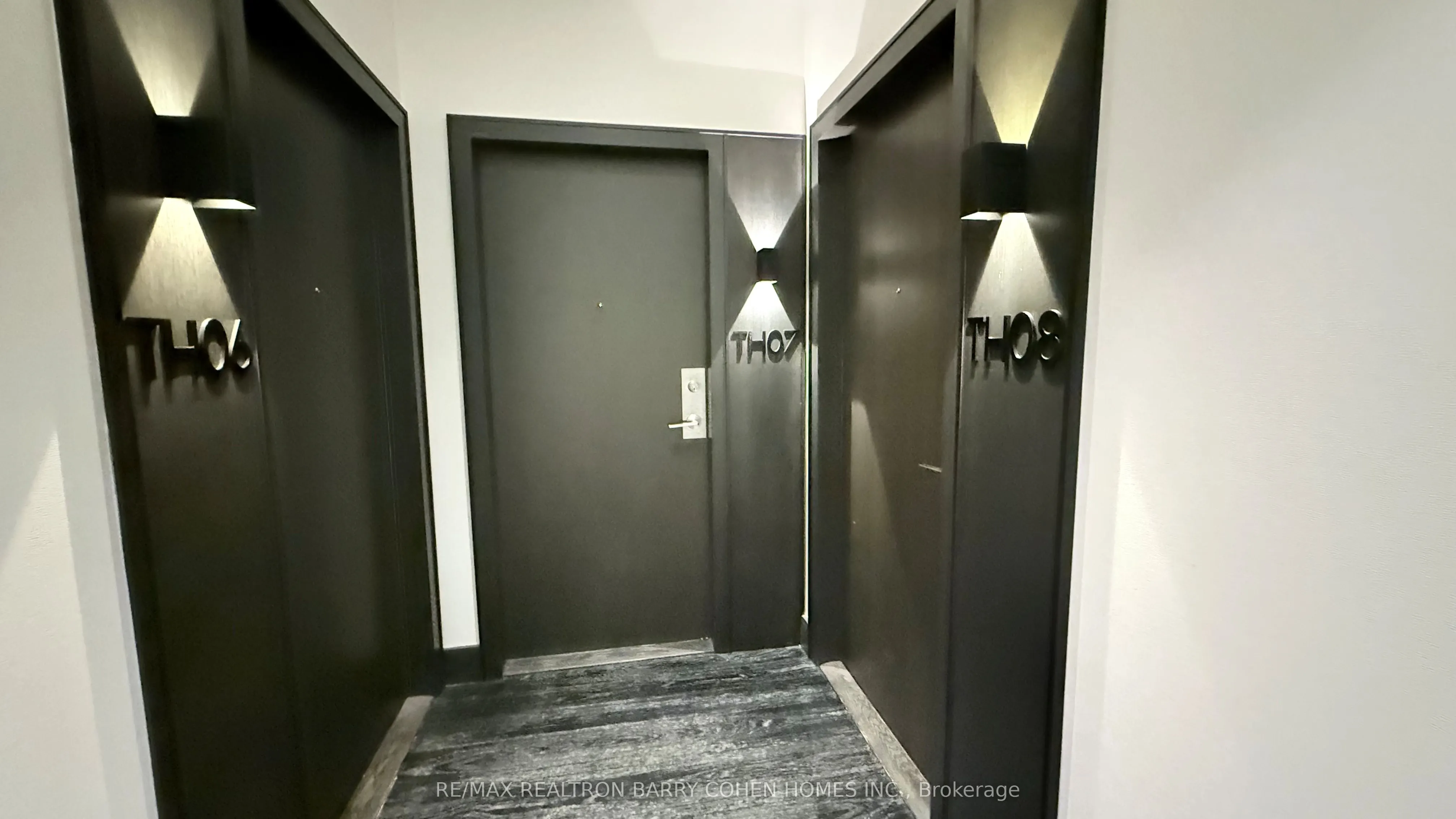 6 Parkwood Avenue #TH107