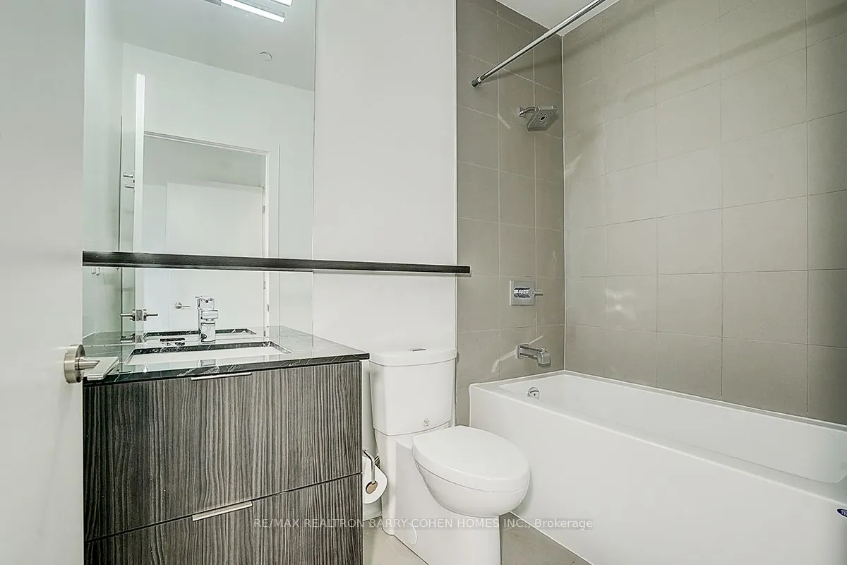 6 Parkwood Avenue #TH107