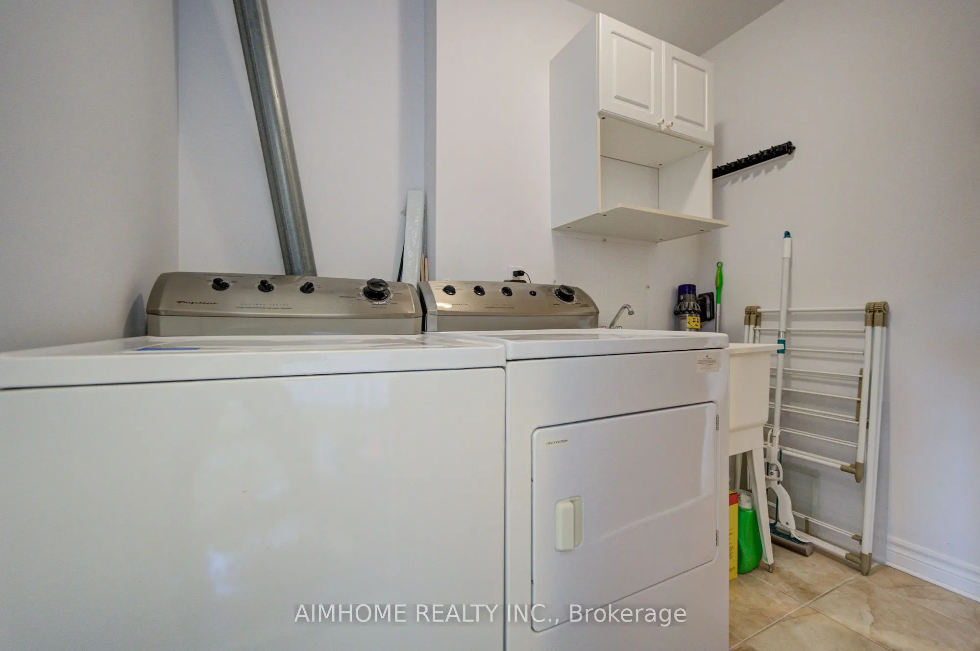 4200 Bathurst Street #609