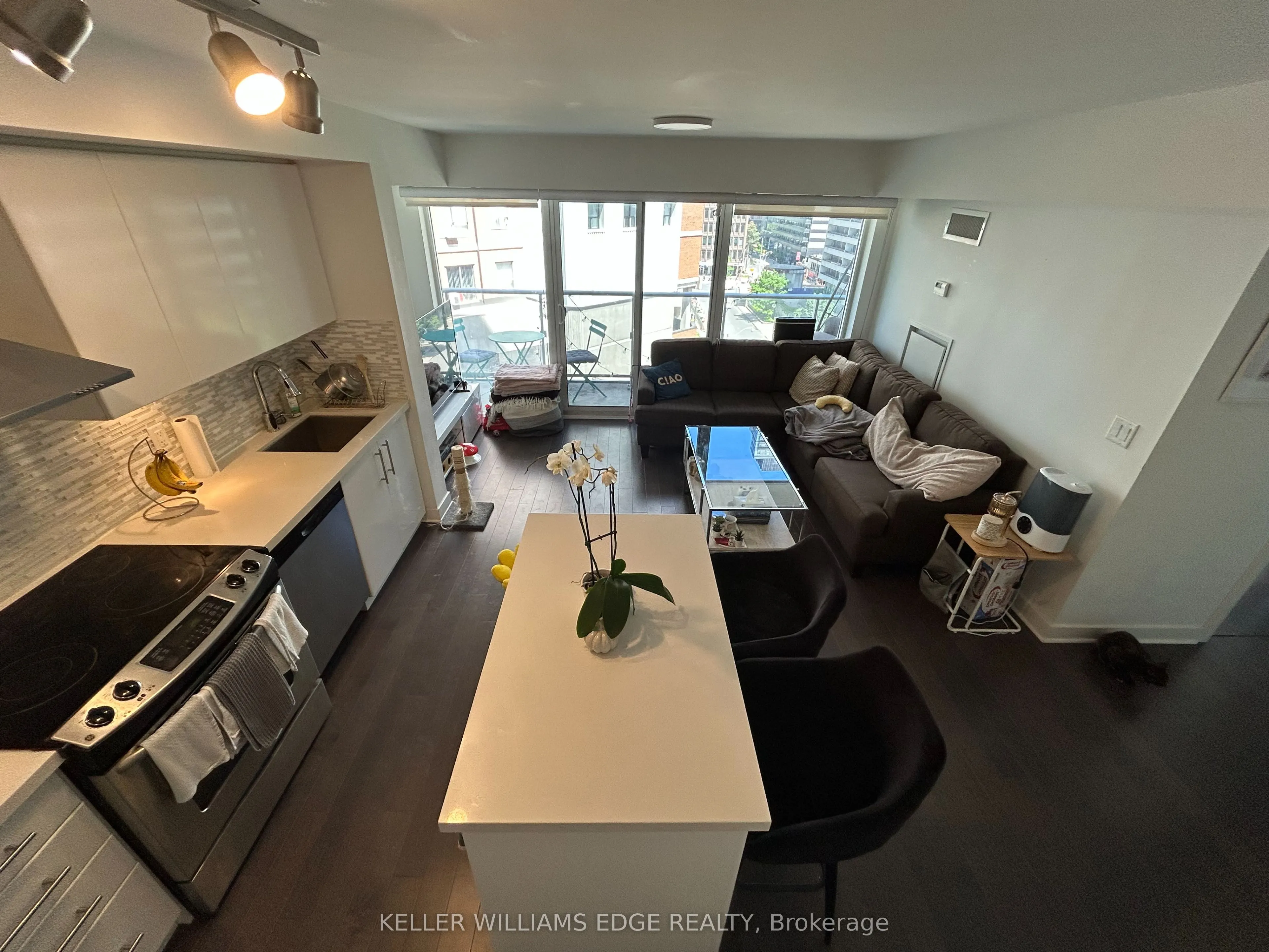 58 Orchard View Boulevard #707