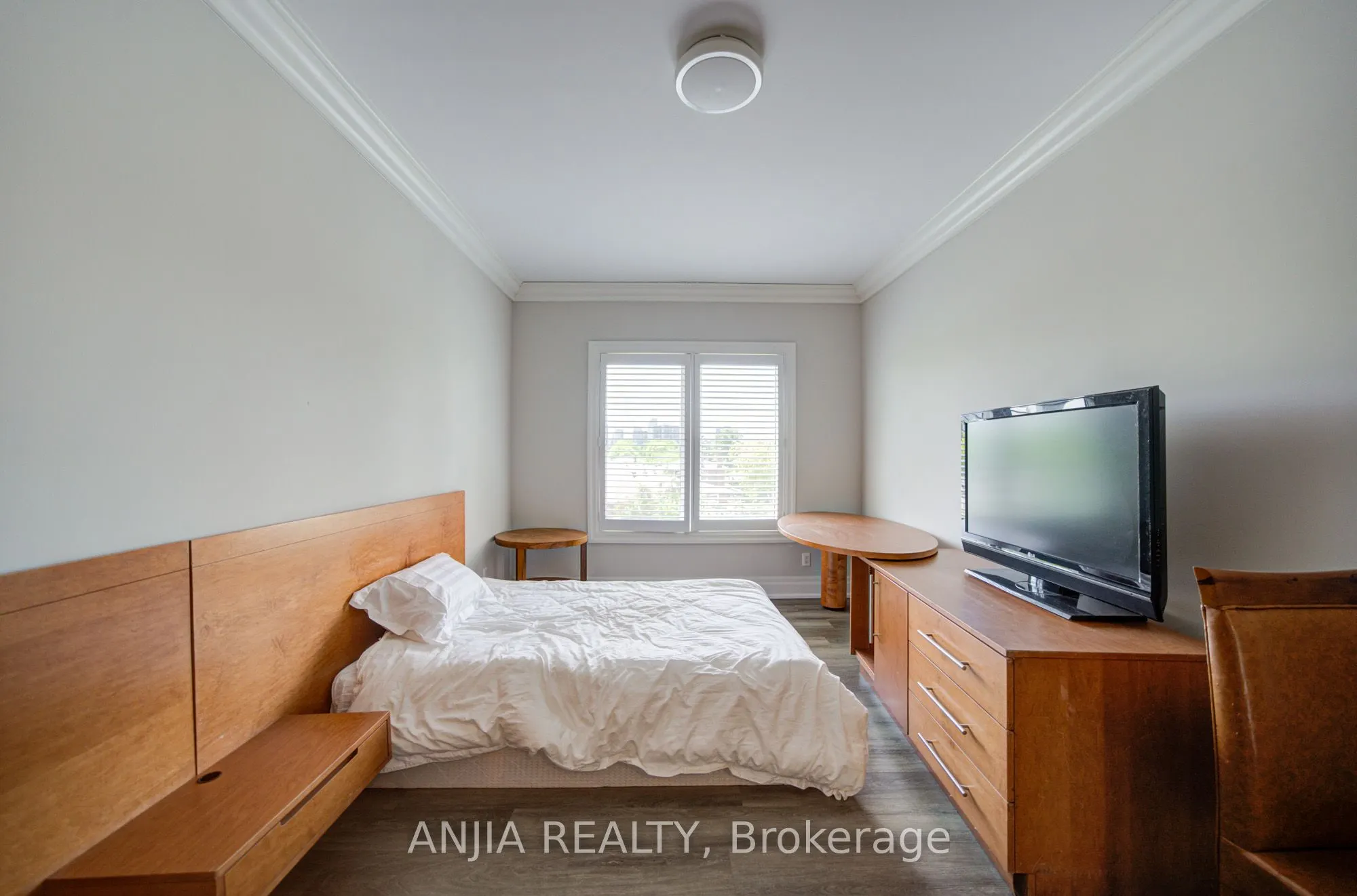 2652 Victoria Park Avenue