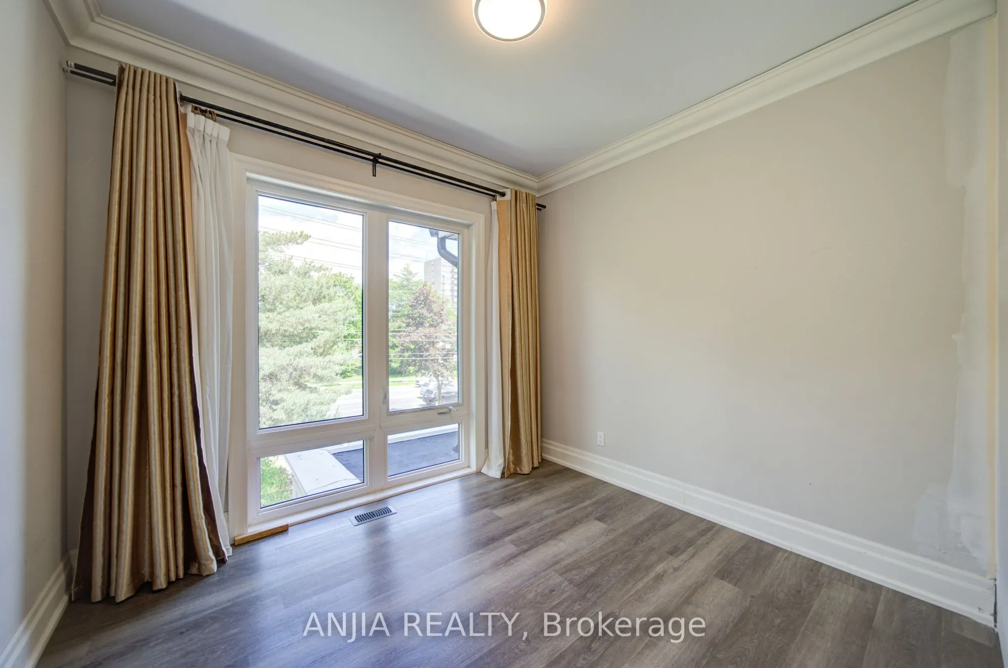 2652 Victoria Park Avenue
