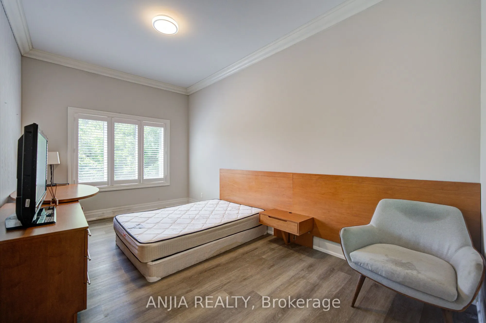 2652 Victoria Park Avenue